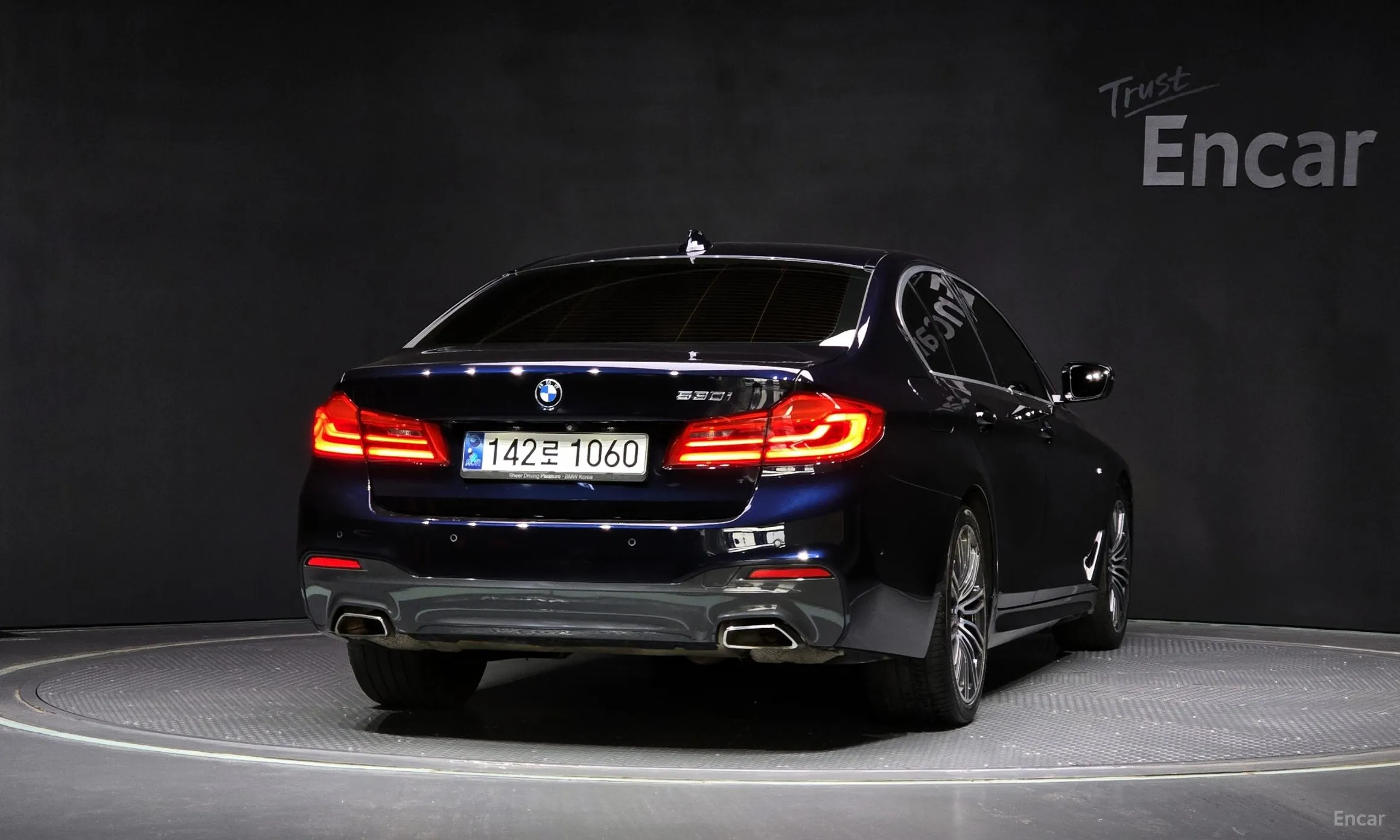 BMW 5 Series (G30) превью 3