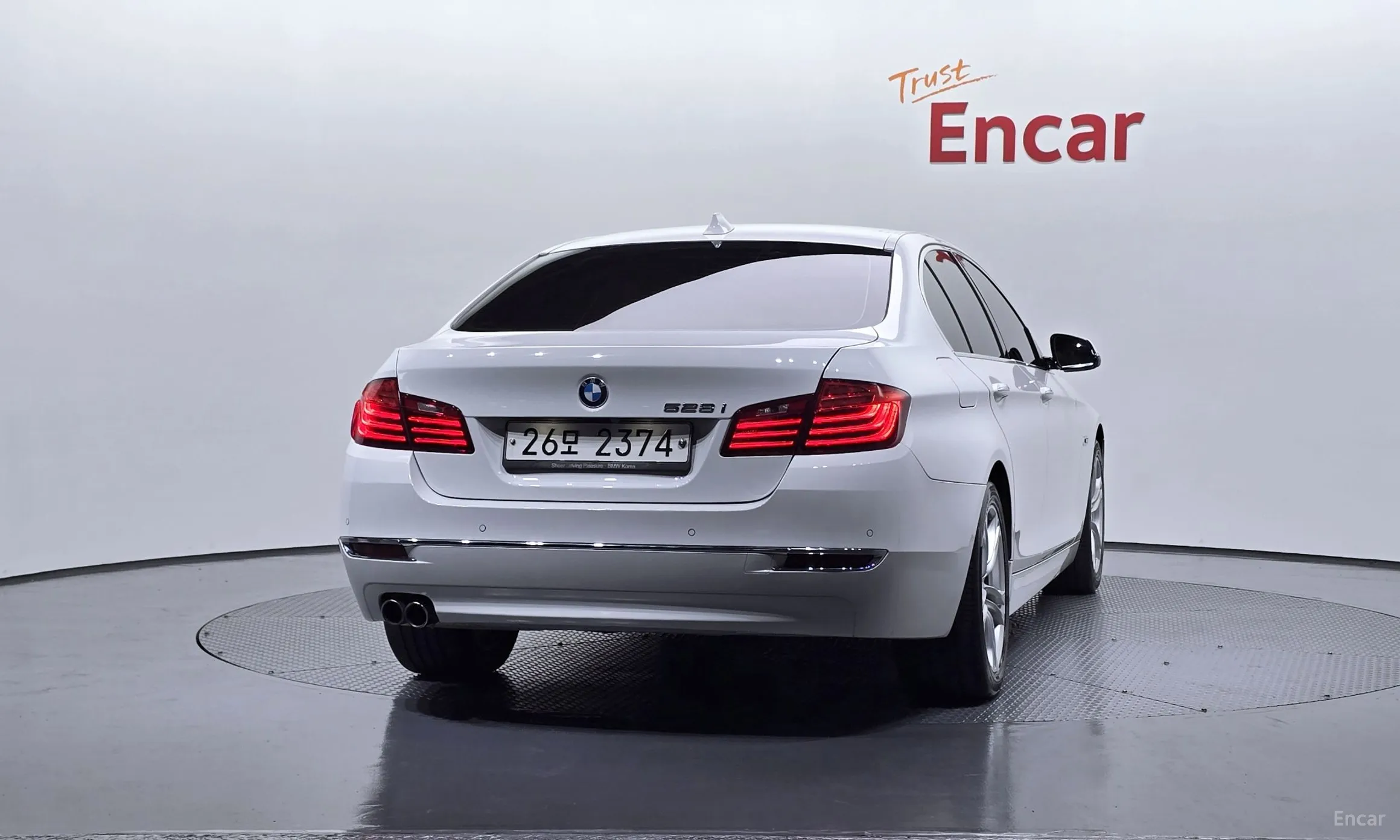 BMW 5 Series (F10) превью 3