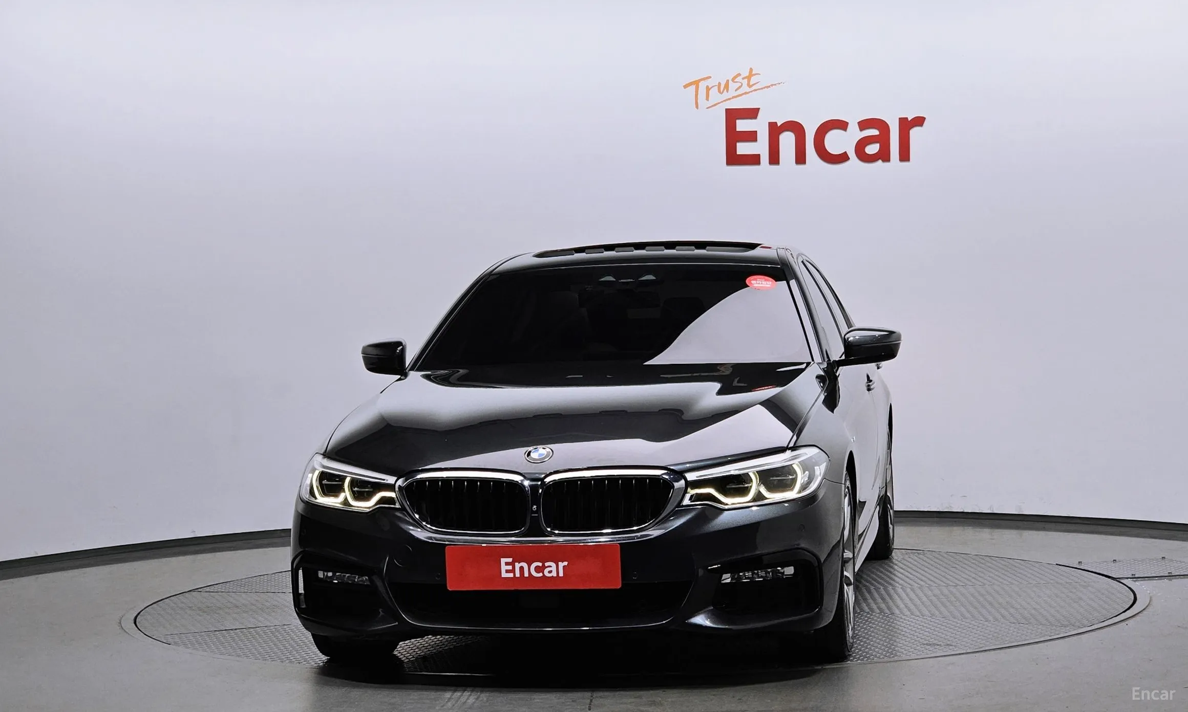 BMW 5 Series (G30) превью 2
