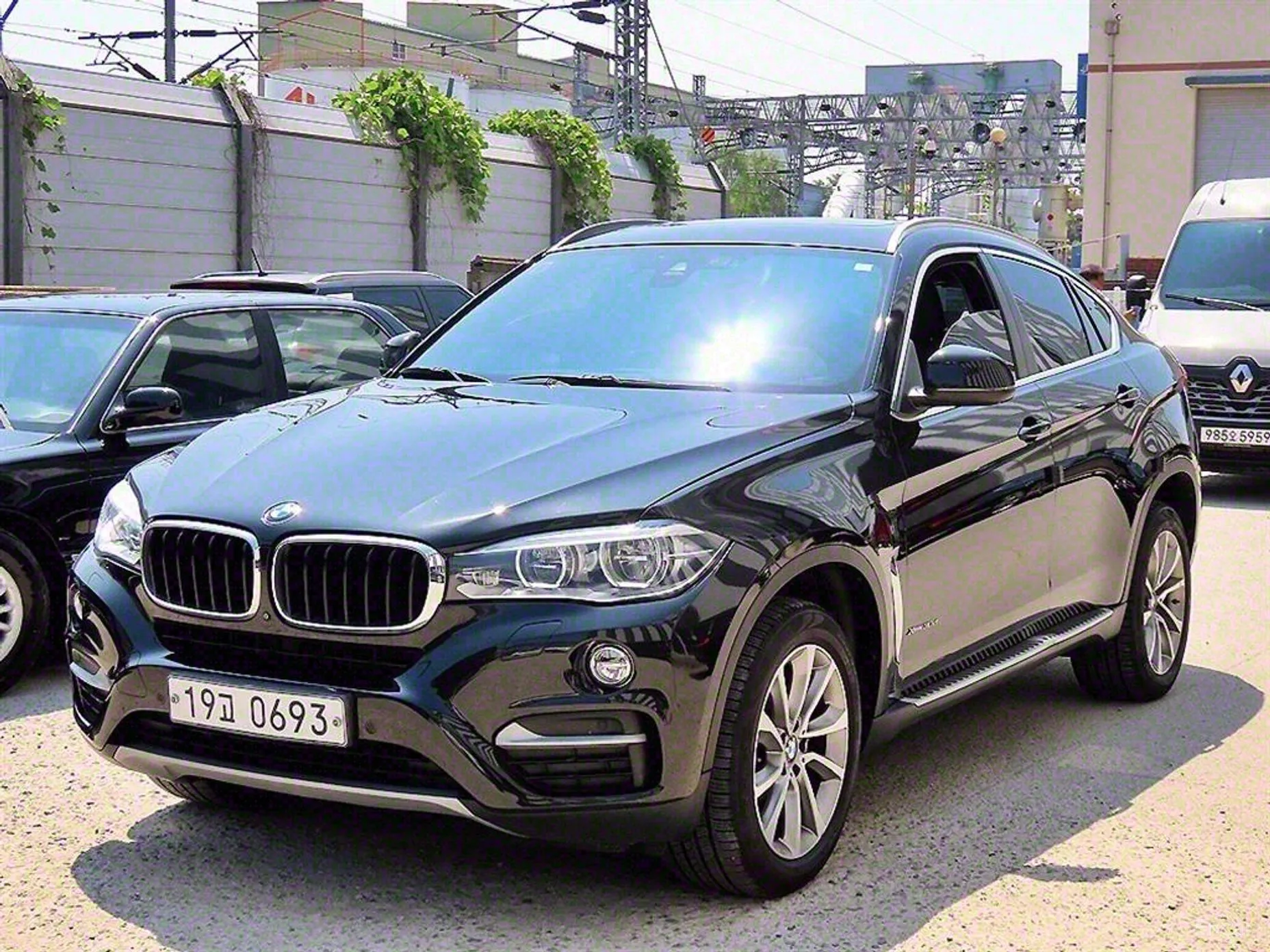 X6 (F16)