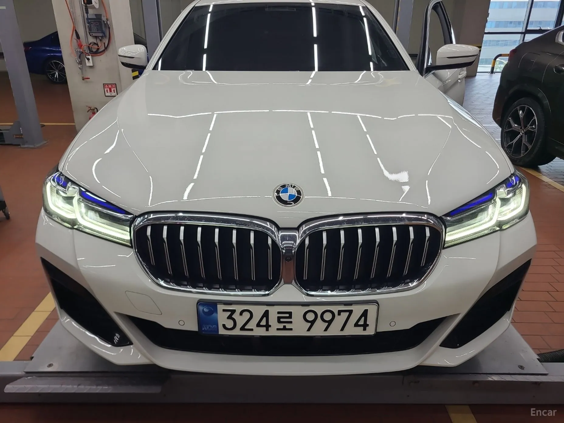 BMW 5 Series (G30) превью 2