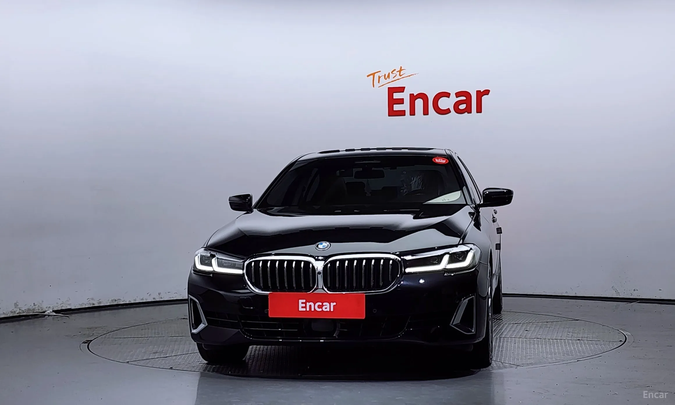 BMW 5 Series (G30) превью 2