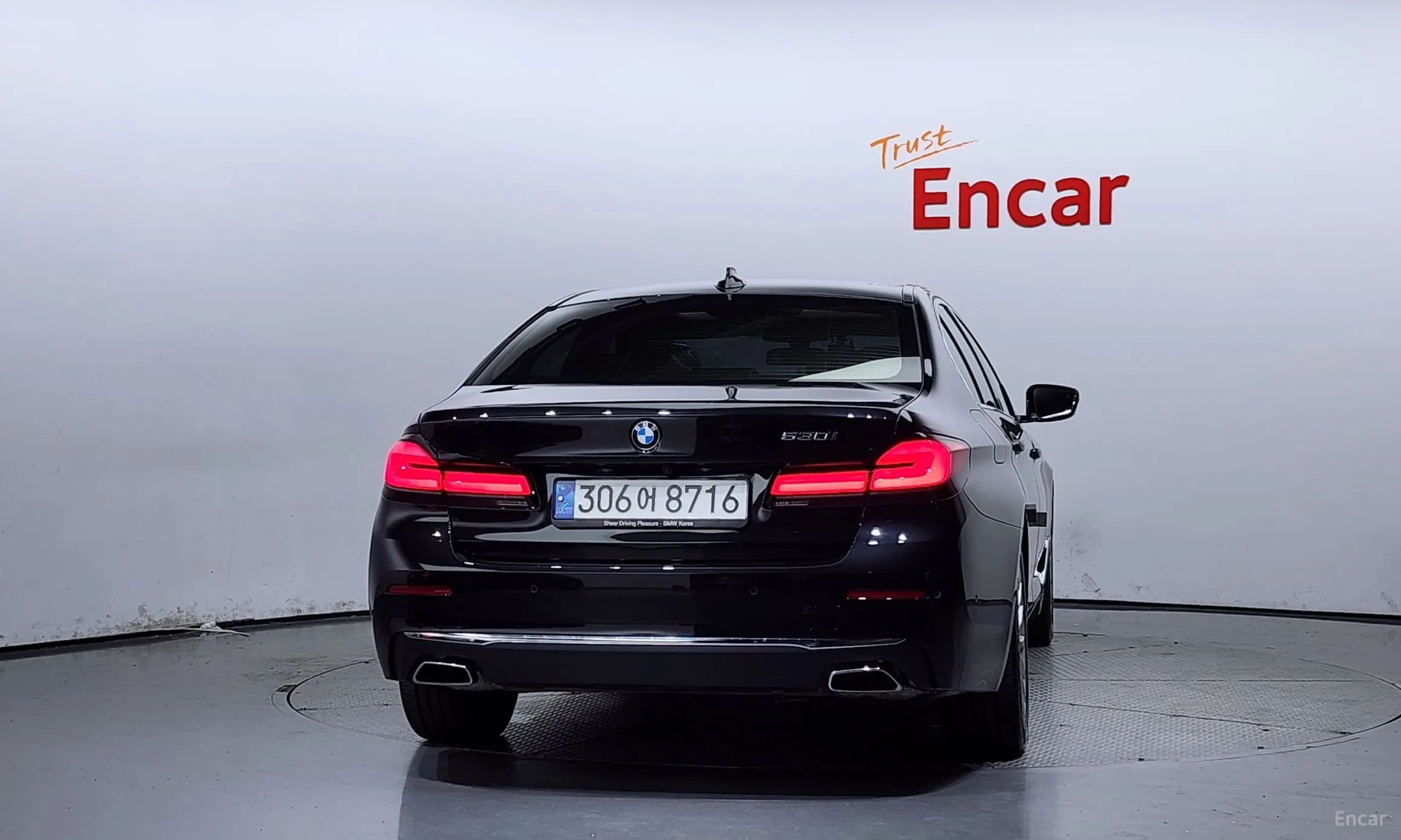 BMW 5 Series (G30) превью 3