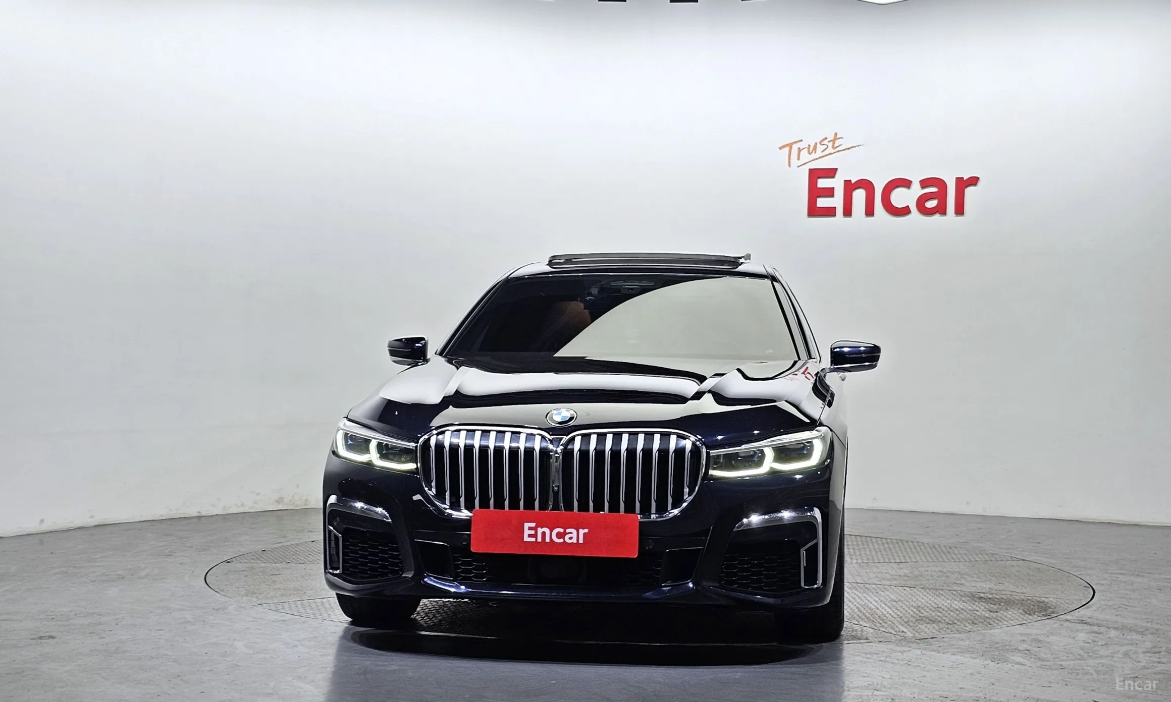 BMW 7 Series (G11) превью 2