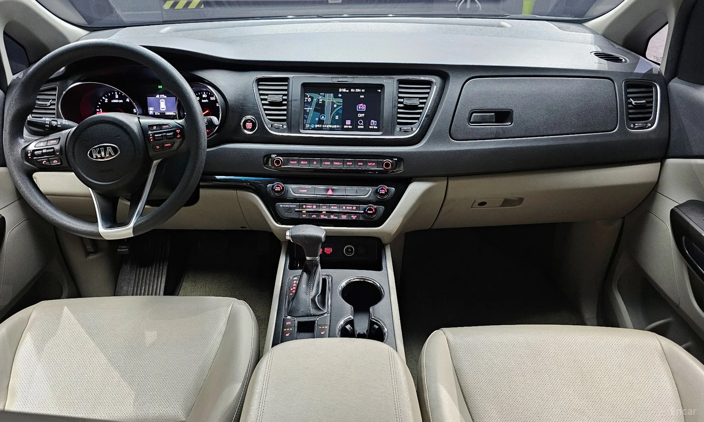 Kia Carnival превью 4