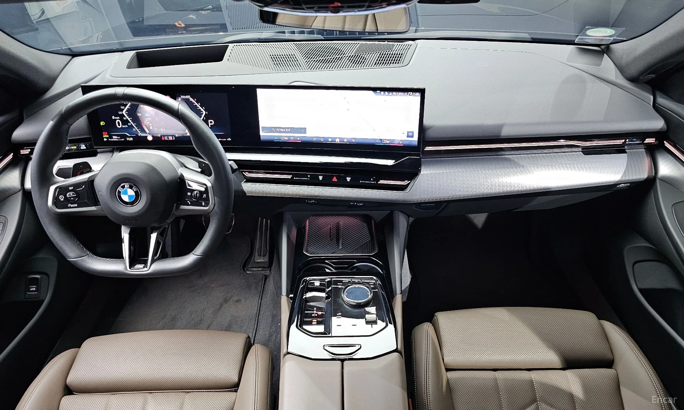 BMW 5 Series (G60) превью 4
