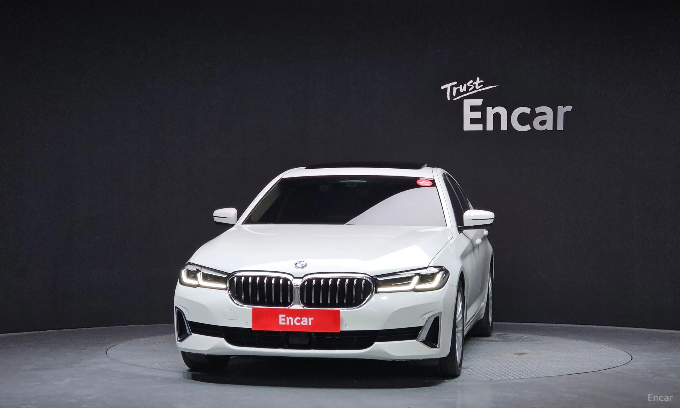 BMW 5 Series (G30) превью 2
