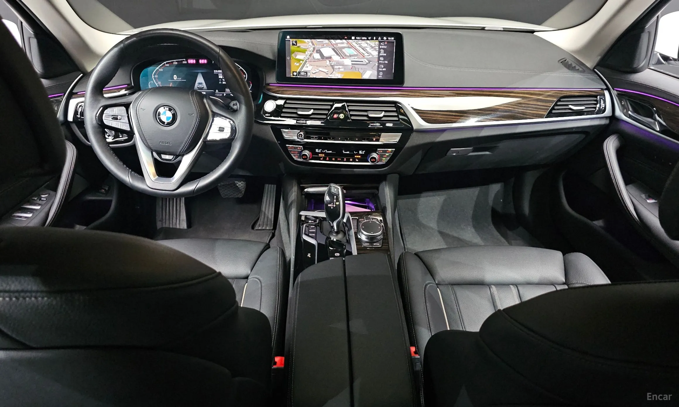 BMW 5 Series (G30) превью 4