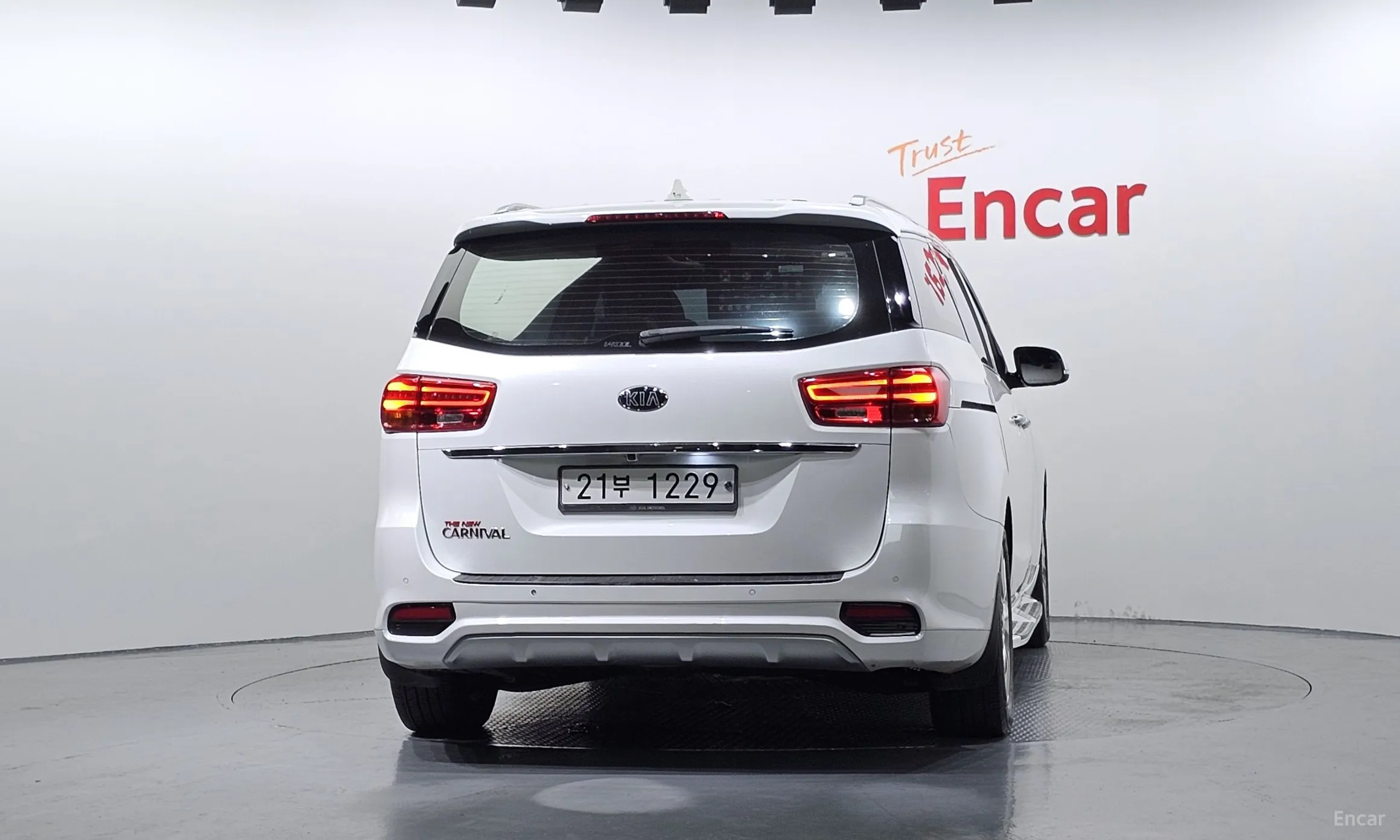 Kia Carnival превью 3