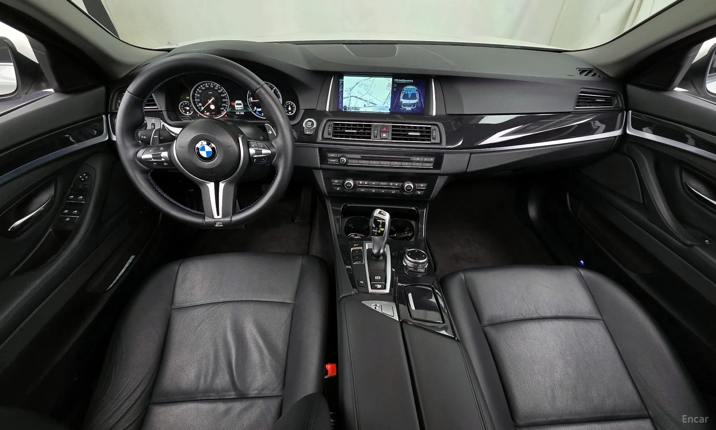BMW 5 Series (F10) превью 4