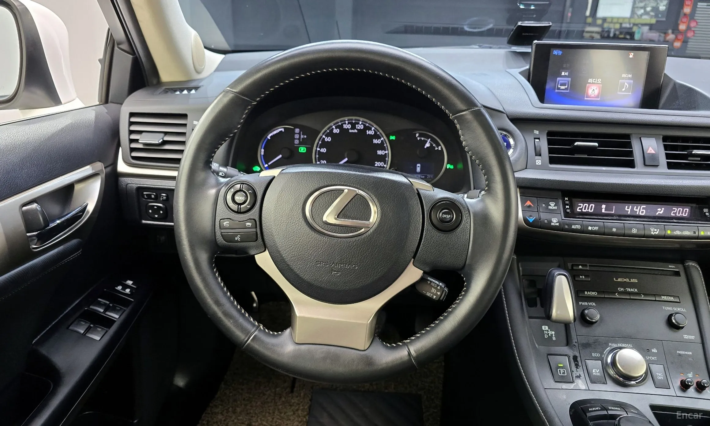 Lexus CT200h превью 14