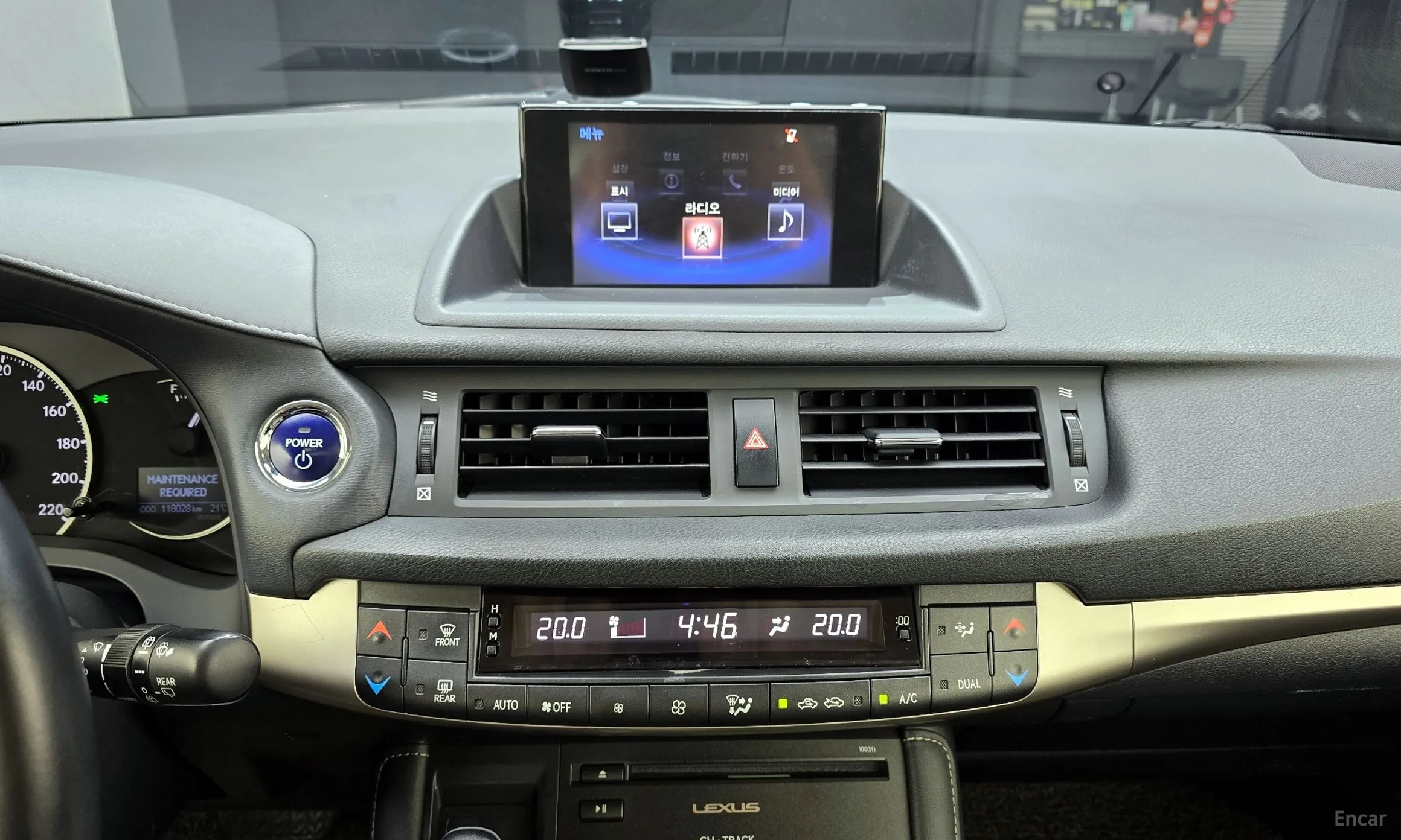 Lexus CT200h превью 15