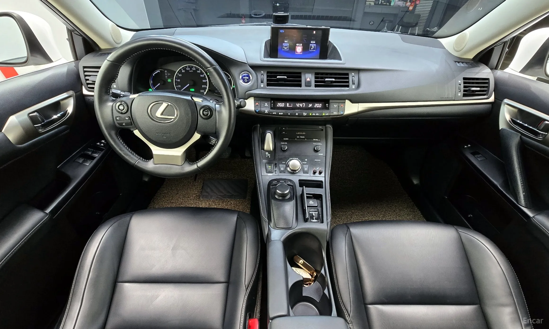 Lexus CT200h превью 7