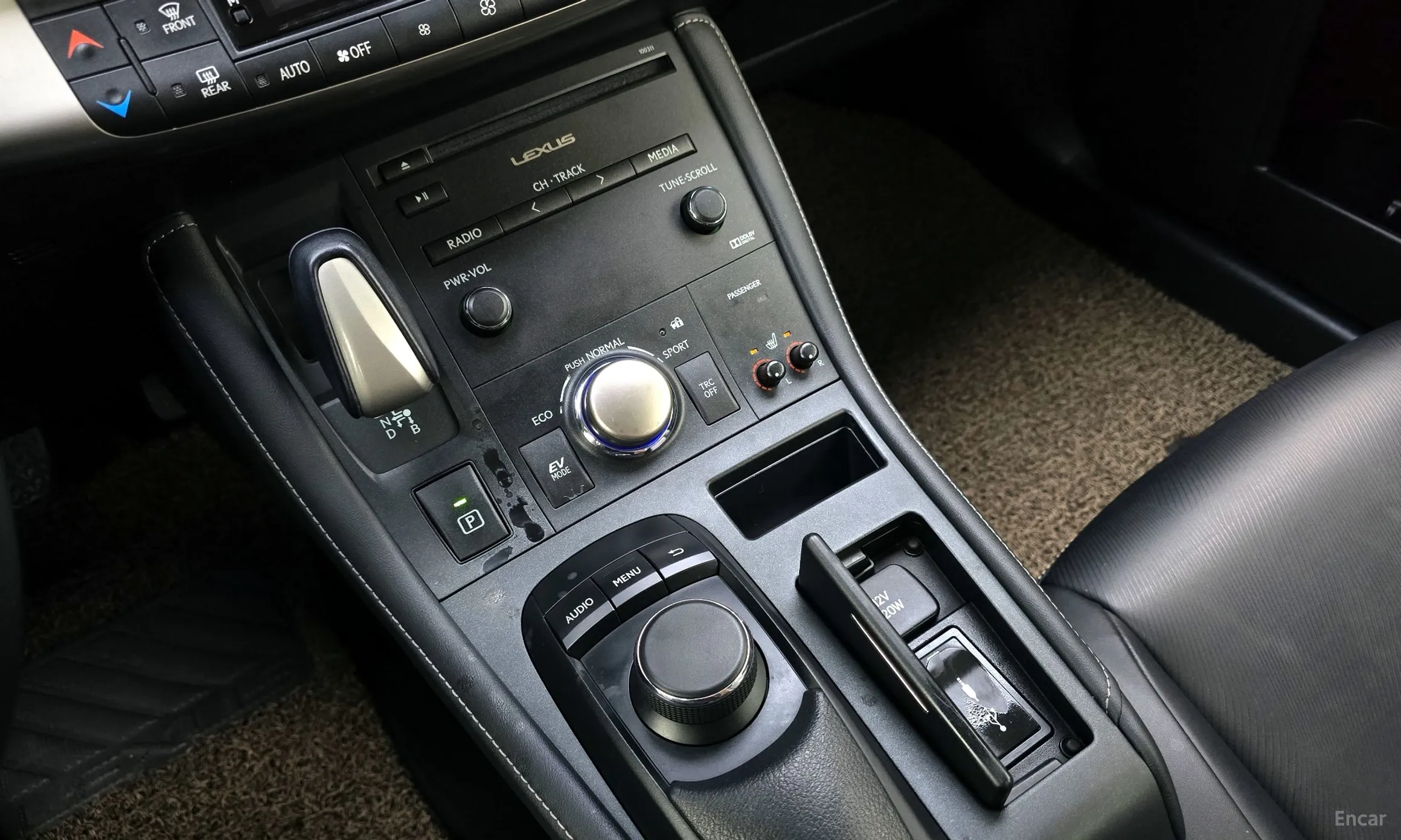 Lexus CT200h превью 9
