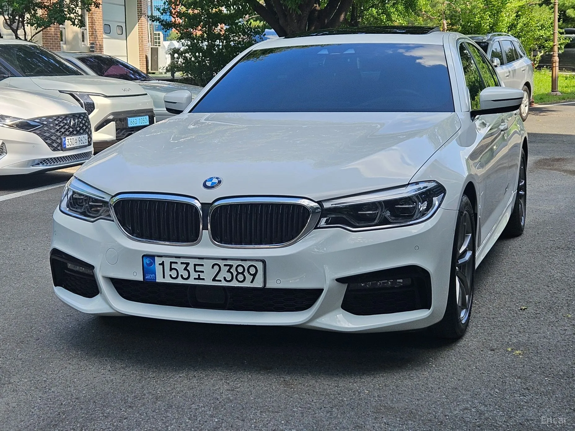 BMW 5 Series (G30) превью 2