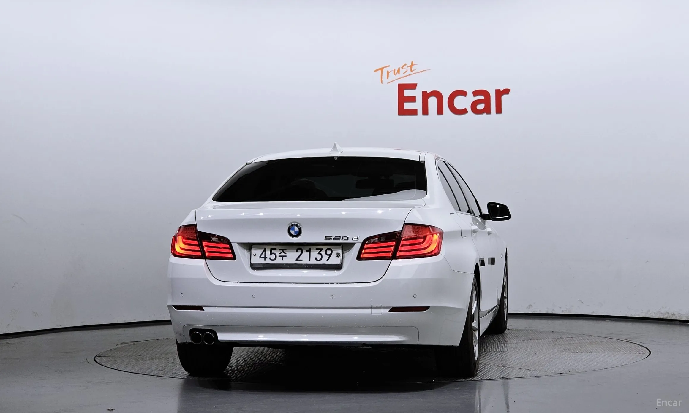 BMW 5 Series (F10) превью 3
