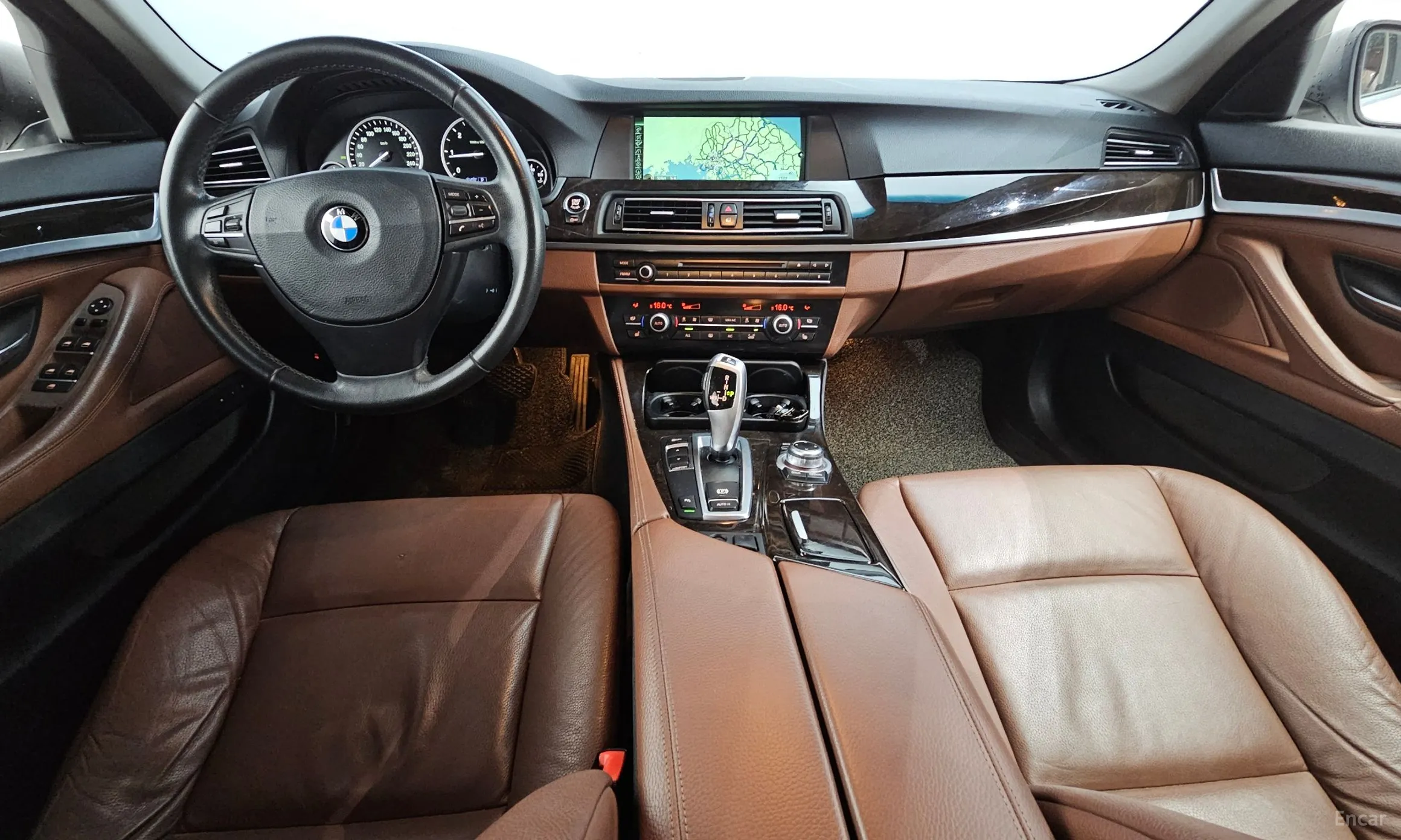 BMW 5 Series (F10) превью 4