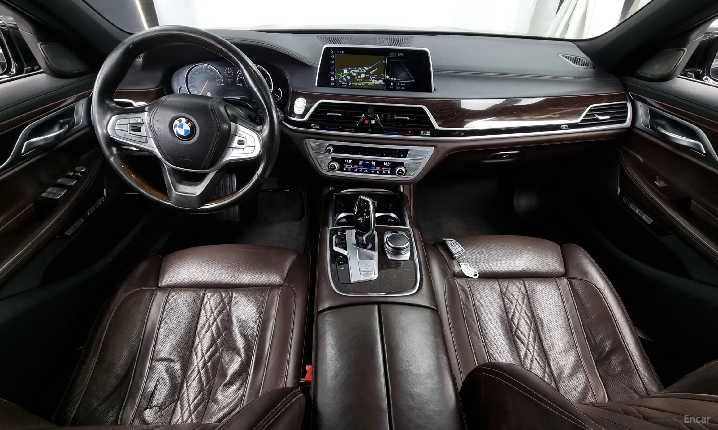 BMW 7 Series (G11) превью 4