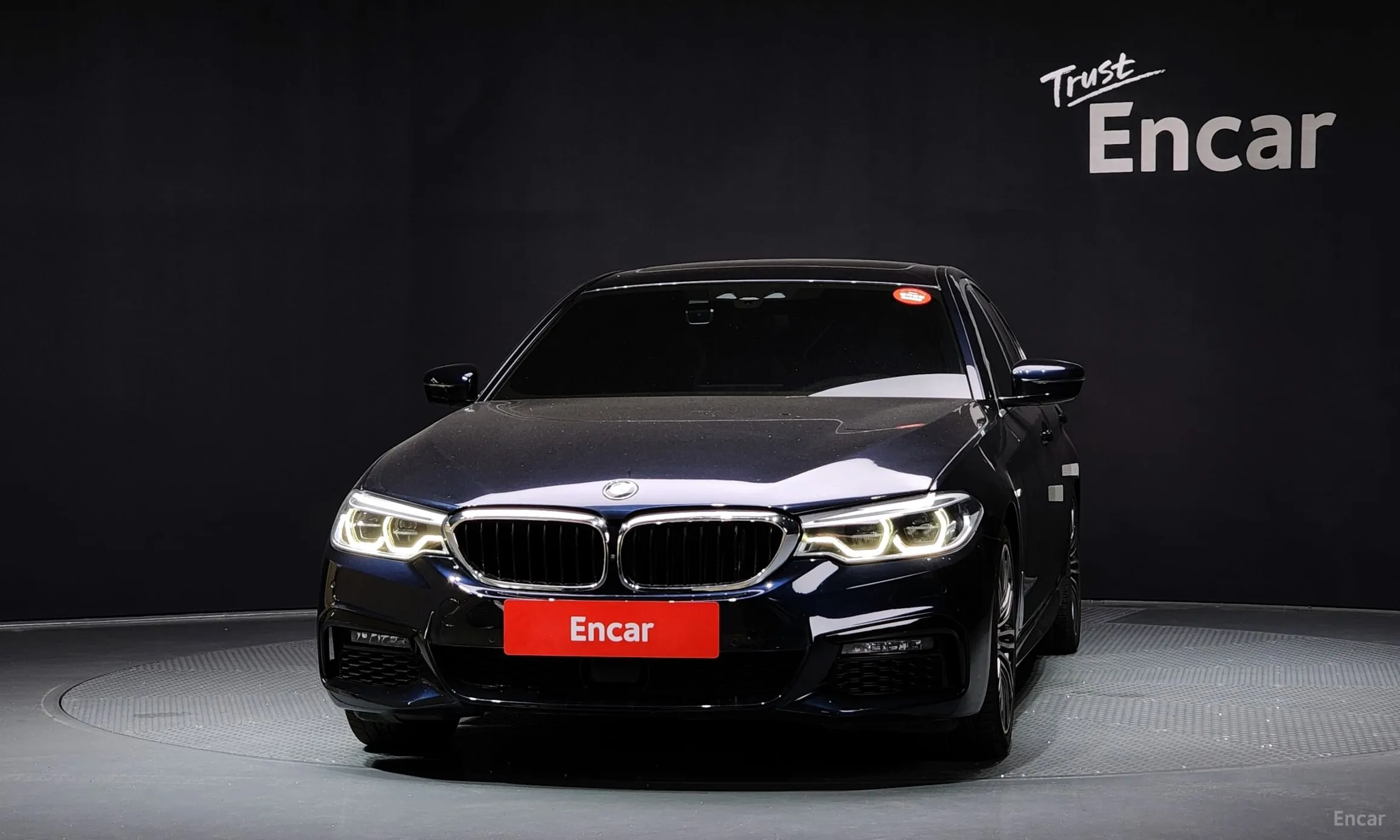 BMW 5 Series (G30) превью 2