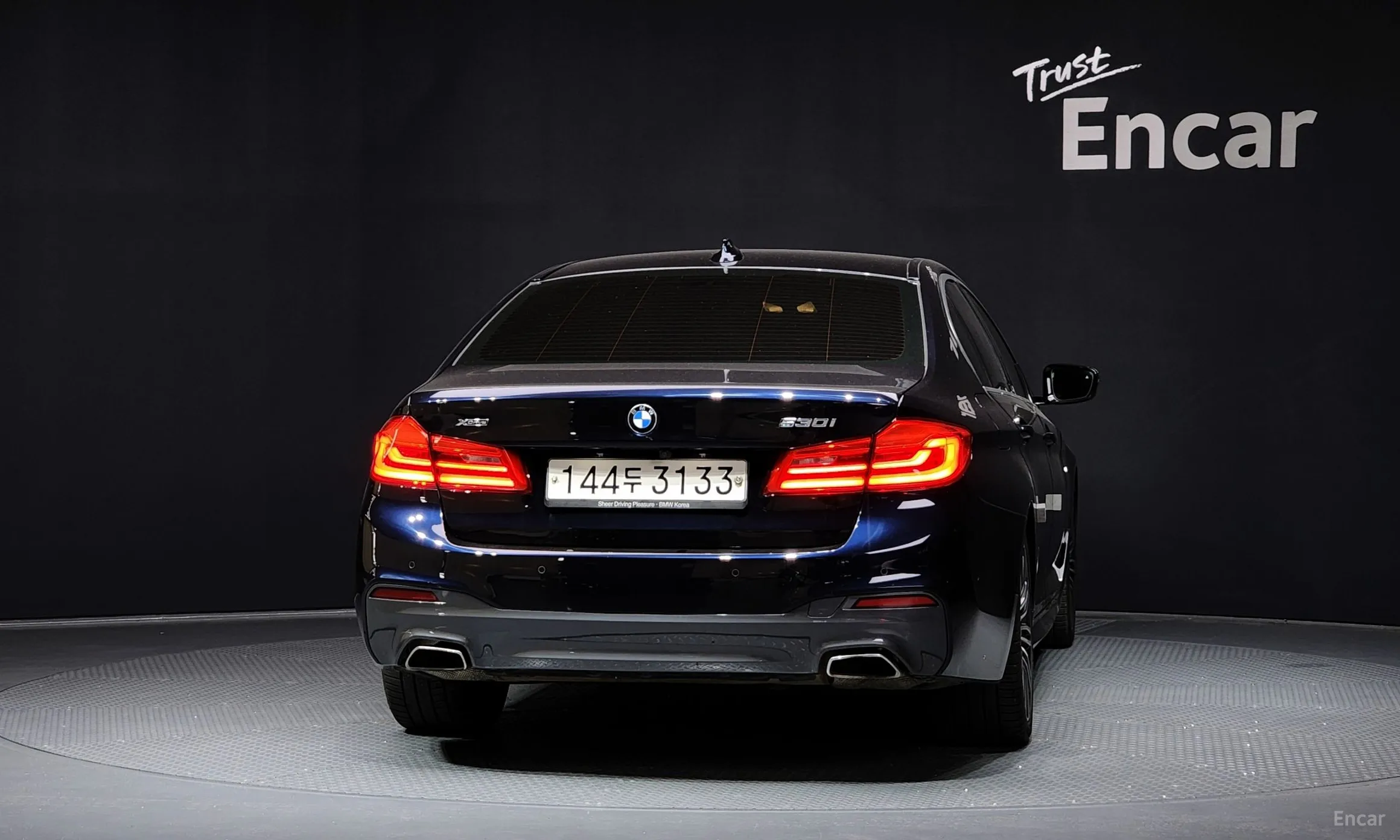 BMW 5 Series (G30) превью 3