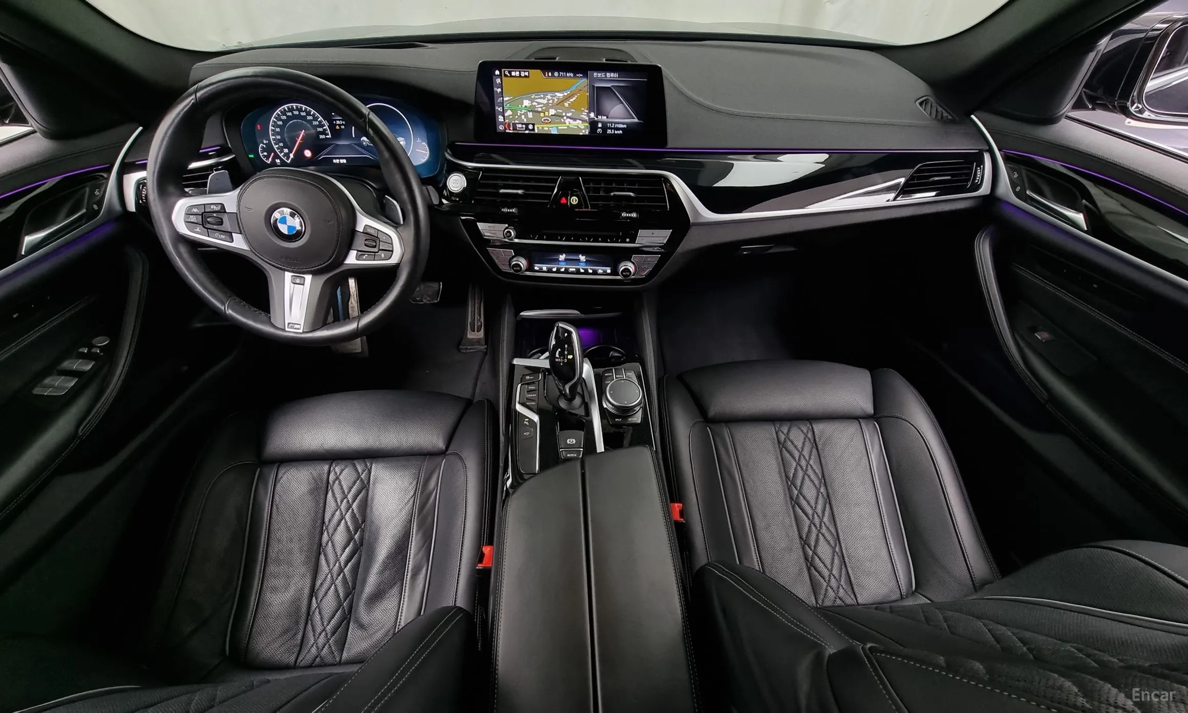 BMW 5 Series (G30) превью 4