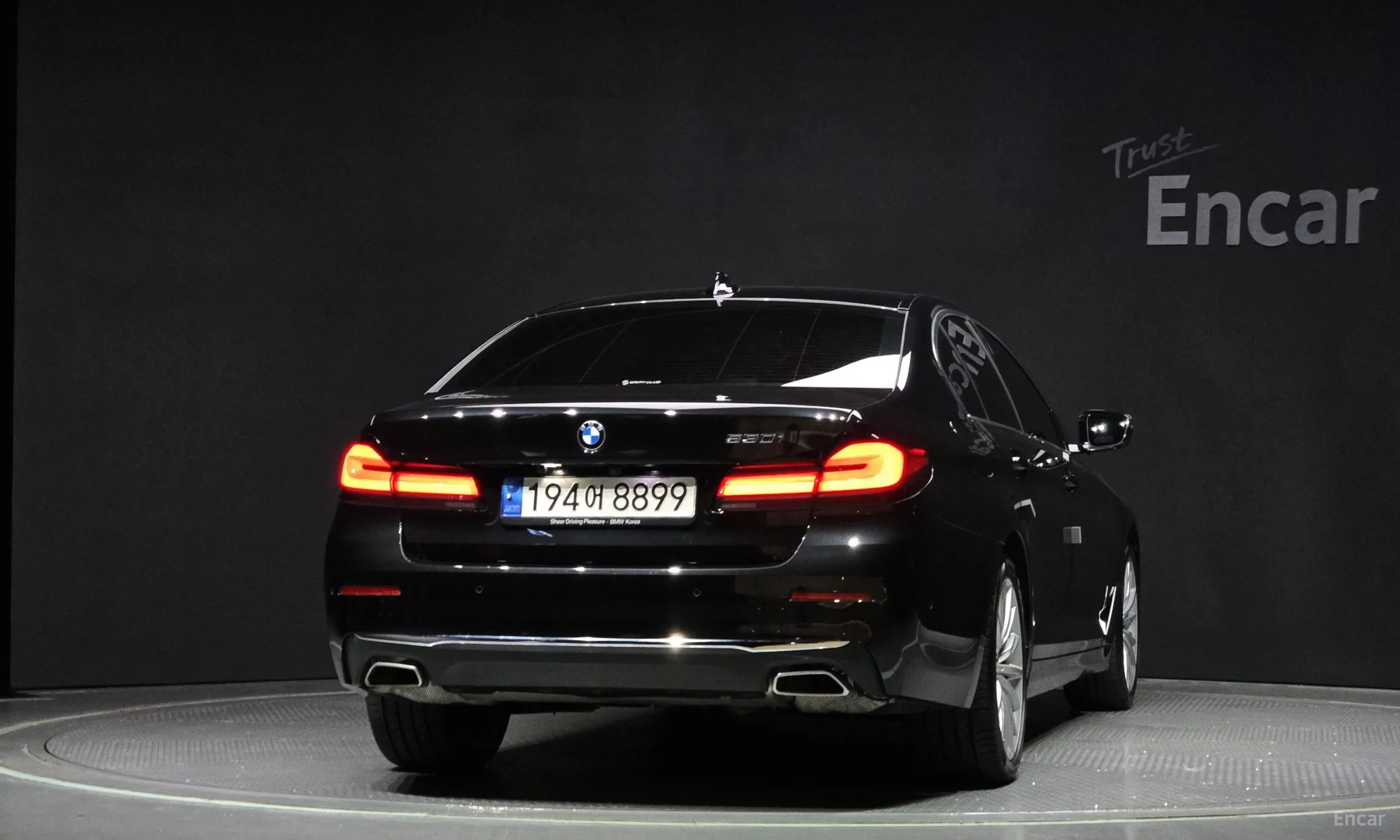 BMW 5 Series (G30) превью 3