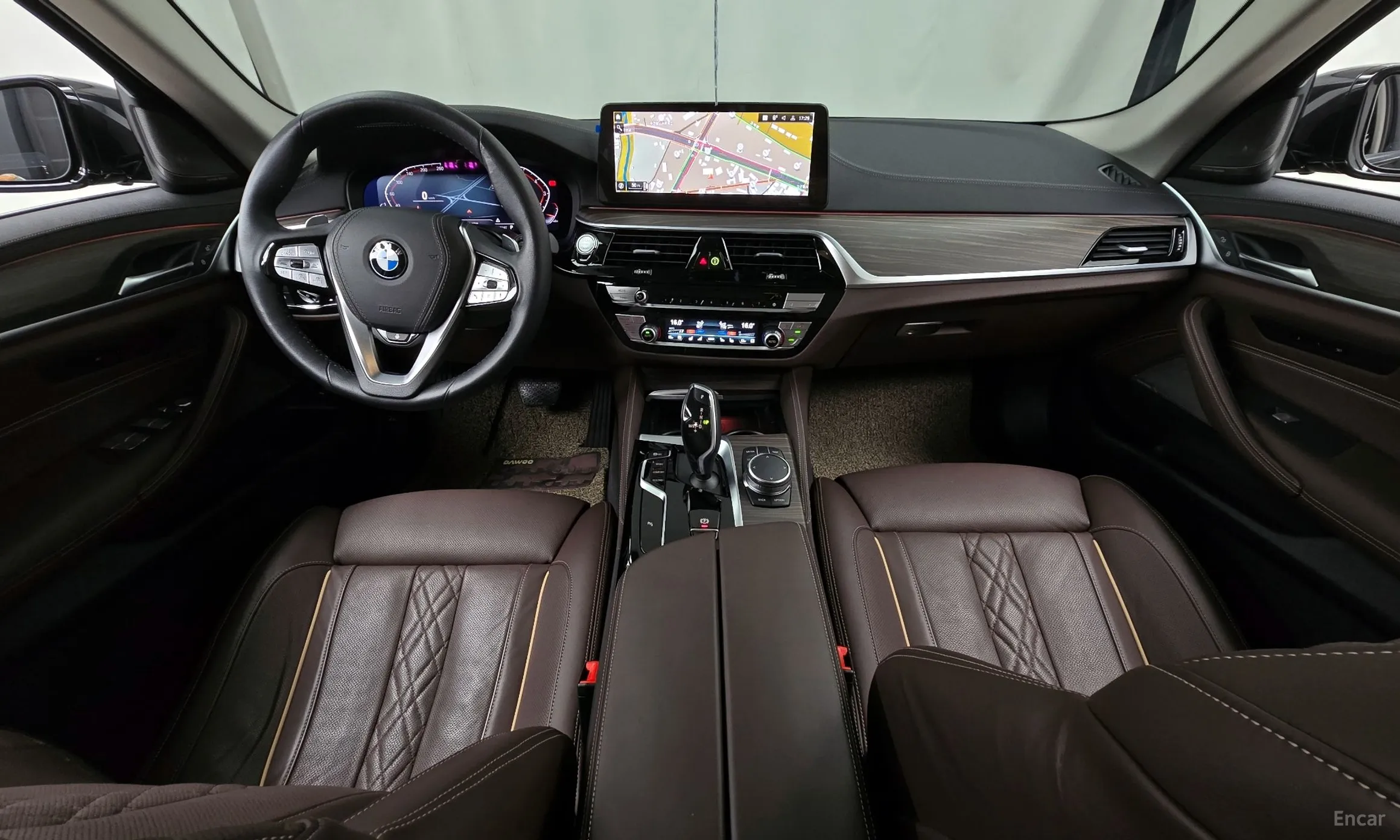 BMW 5 Series (G30) превью 4