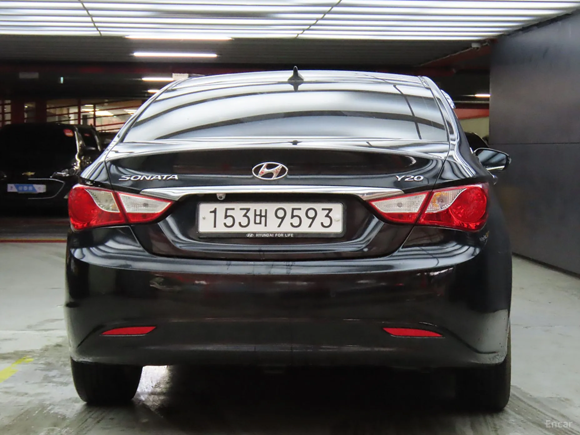 Hyundai YF Sonata превью 3