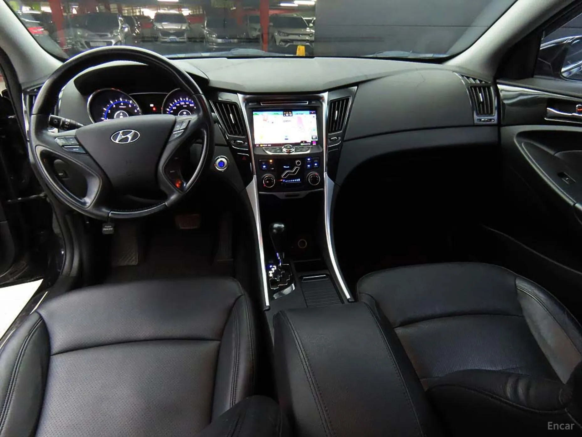Hyundai YF Sonata превью 4