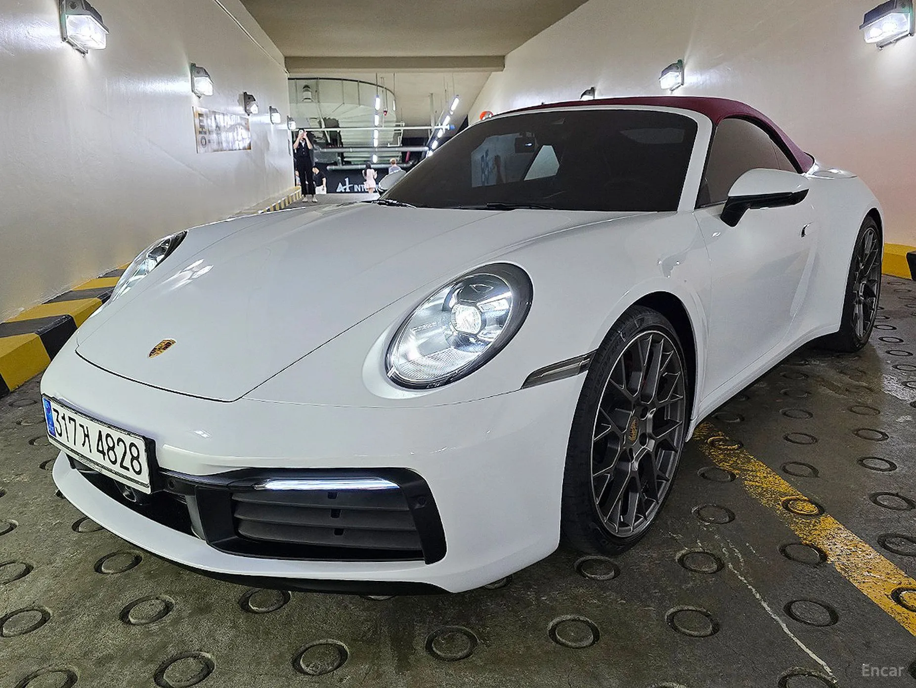 911 (992)