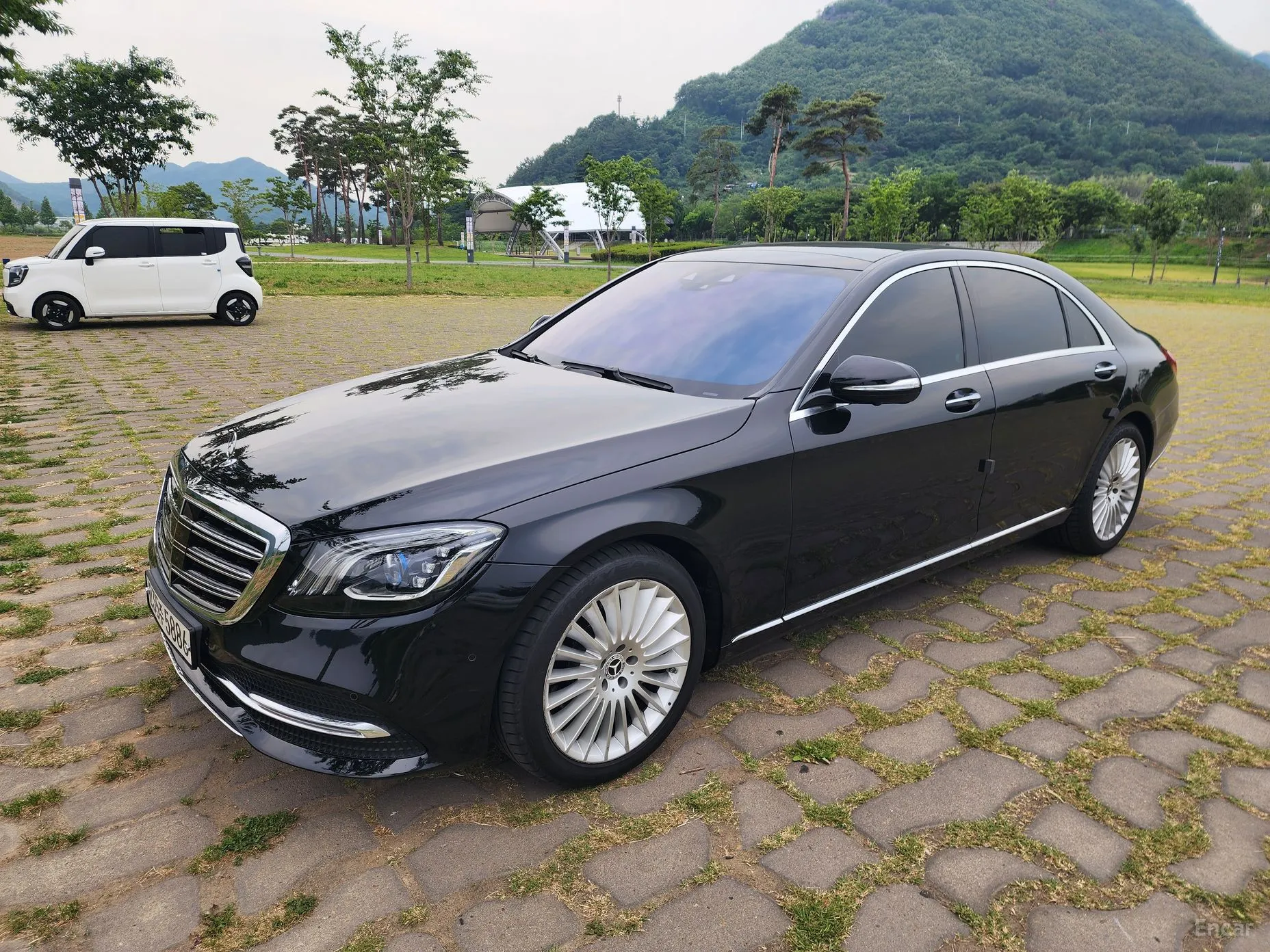 Mercedes Benz S-Class W222