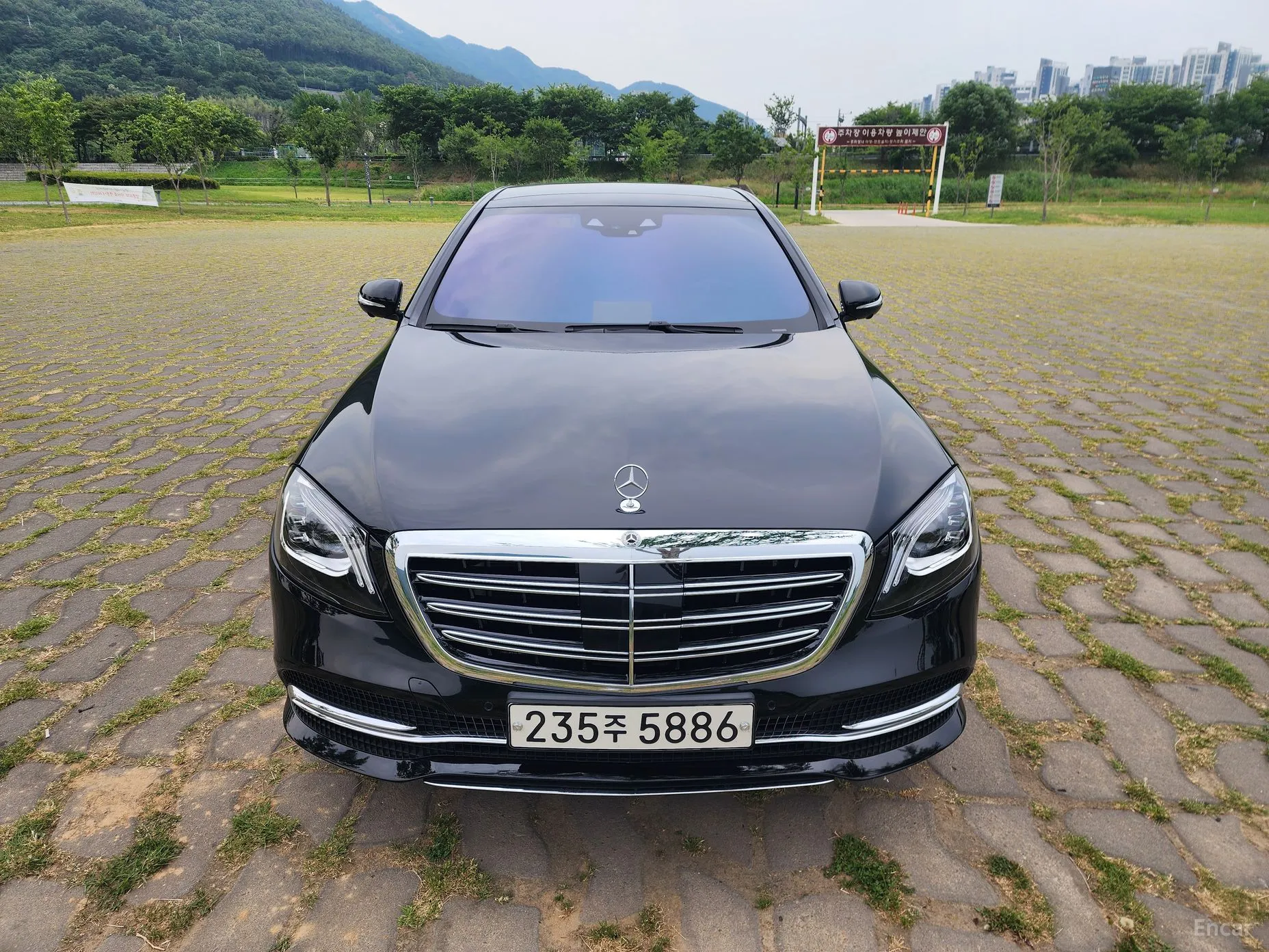 Mercedes Benz S-Class W222
