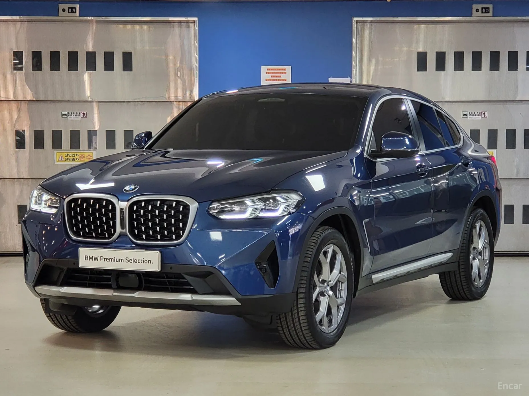 X4 (G02)