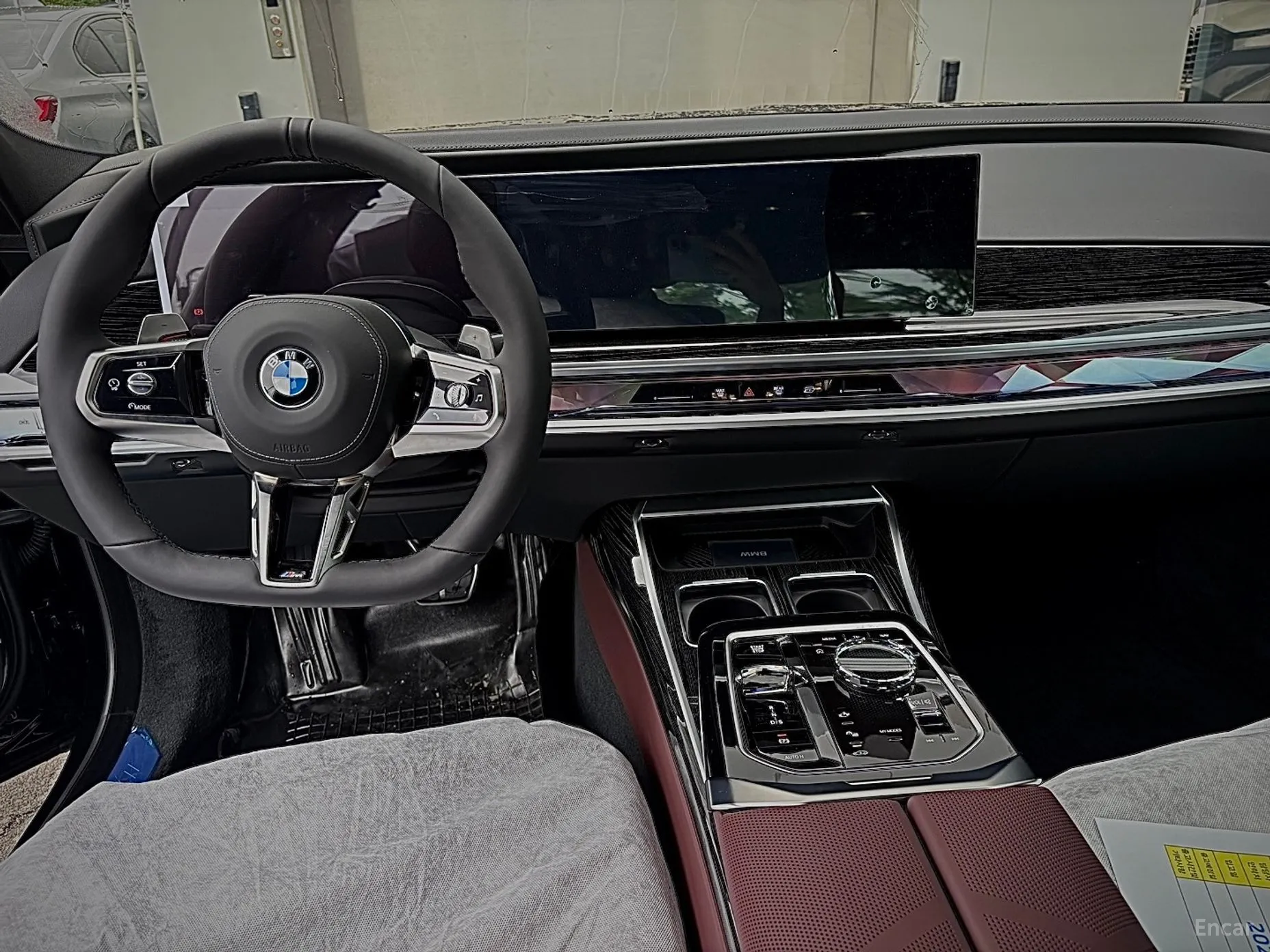 BMW 7 Series (G70) превью 4