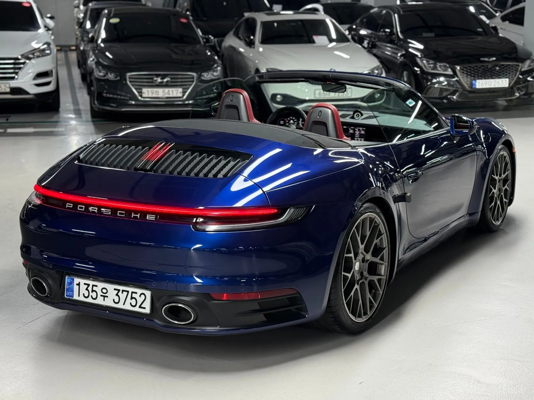 Porsche 911 (992) превью 3
