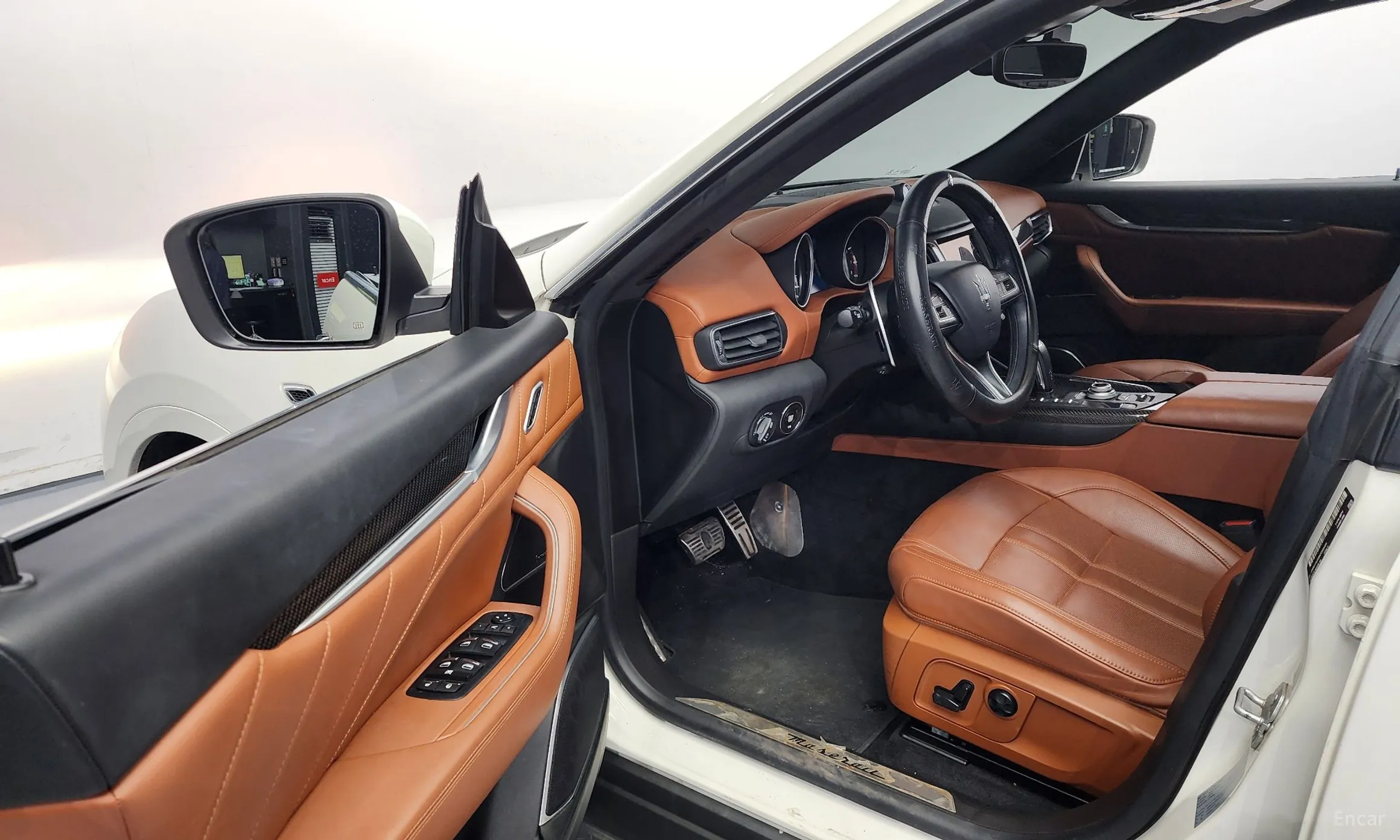 Maserati Levante превью 10
