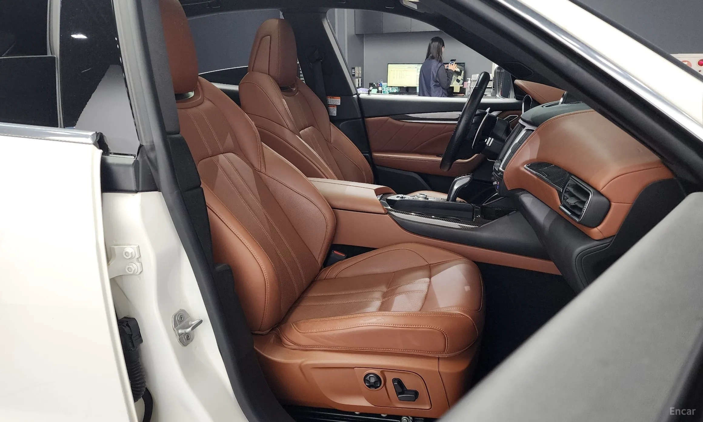 Maserati Levante превью 11