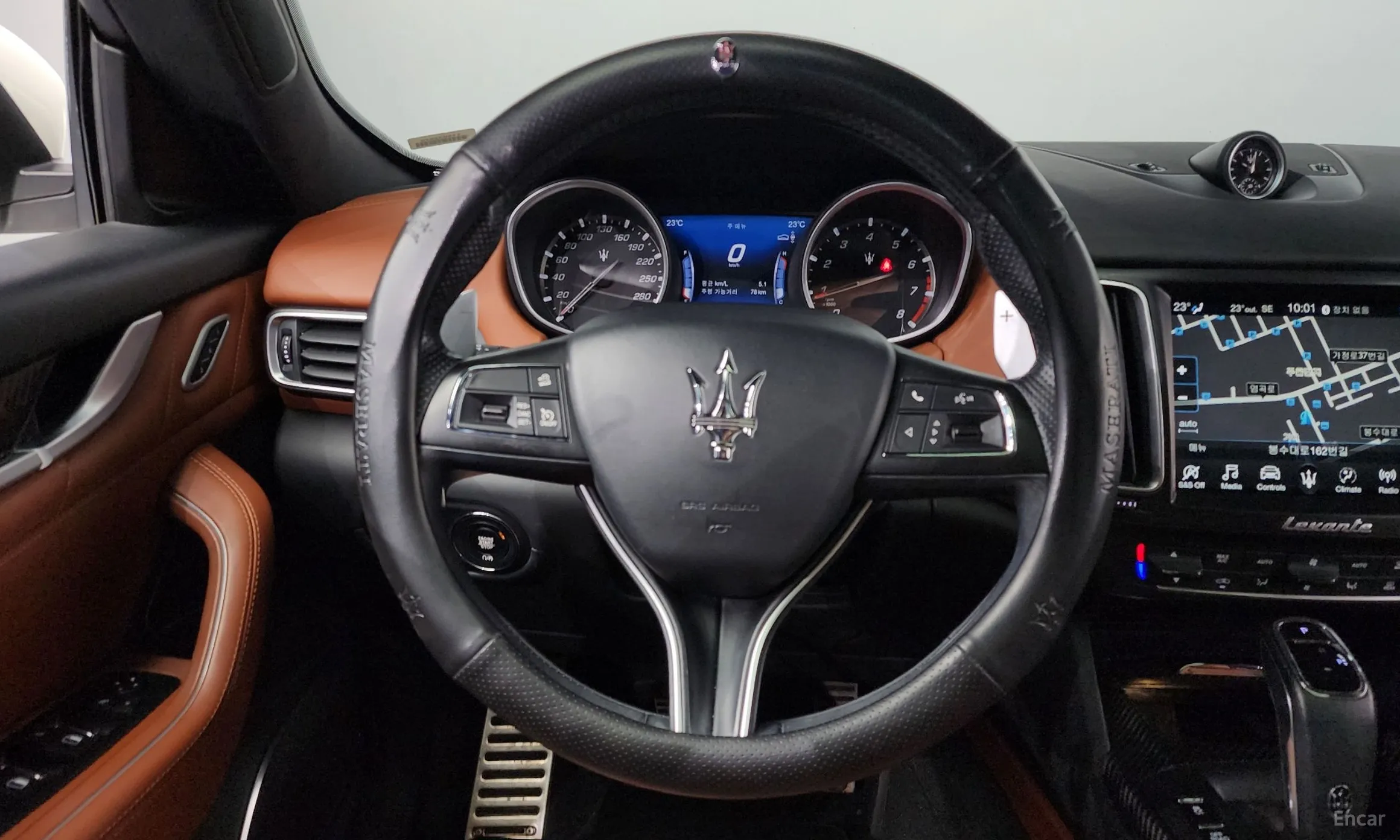 Maserati Levante превью 13