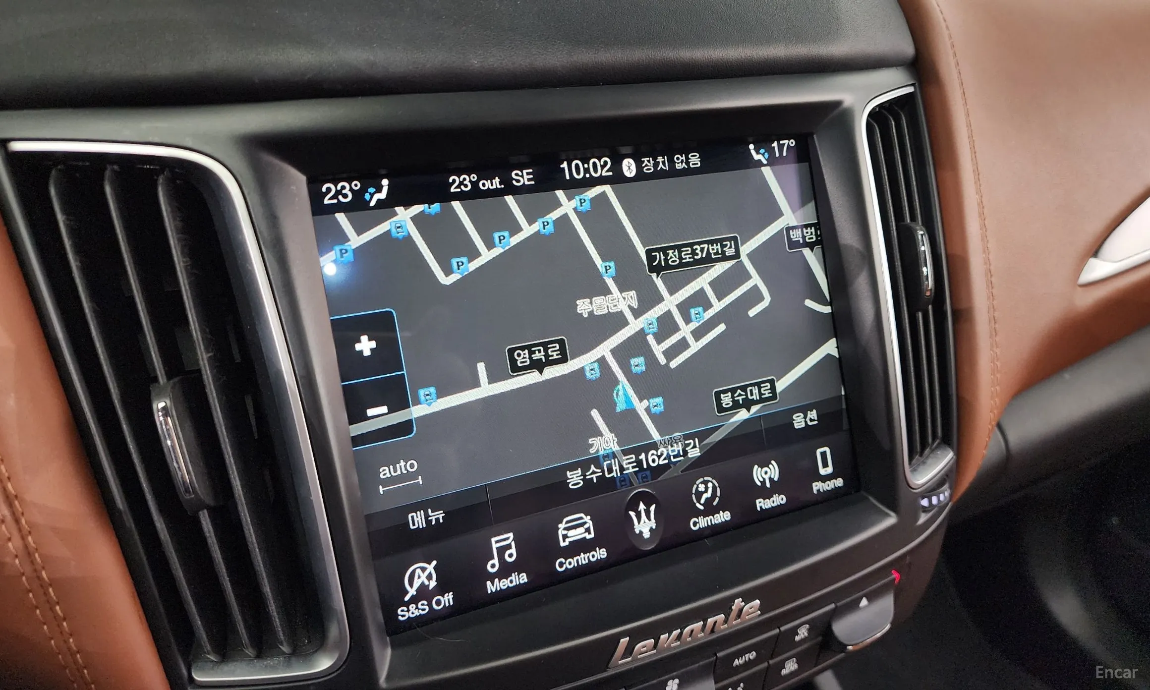 Maserati Levante превью 14