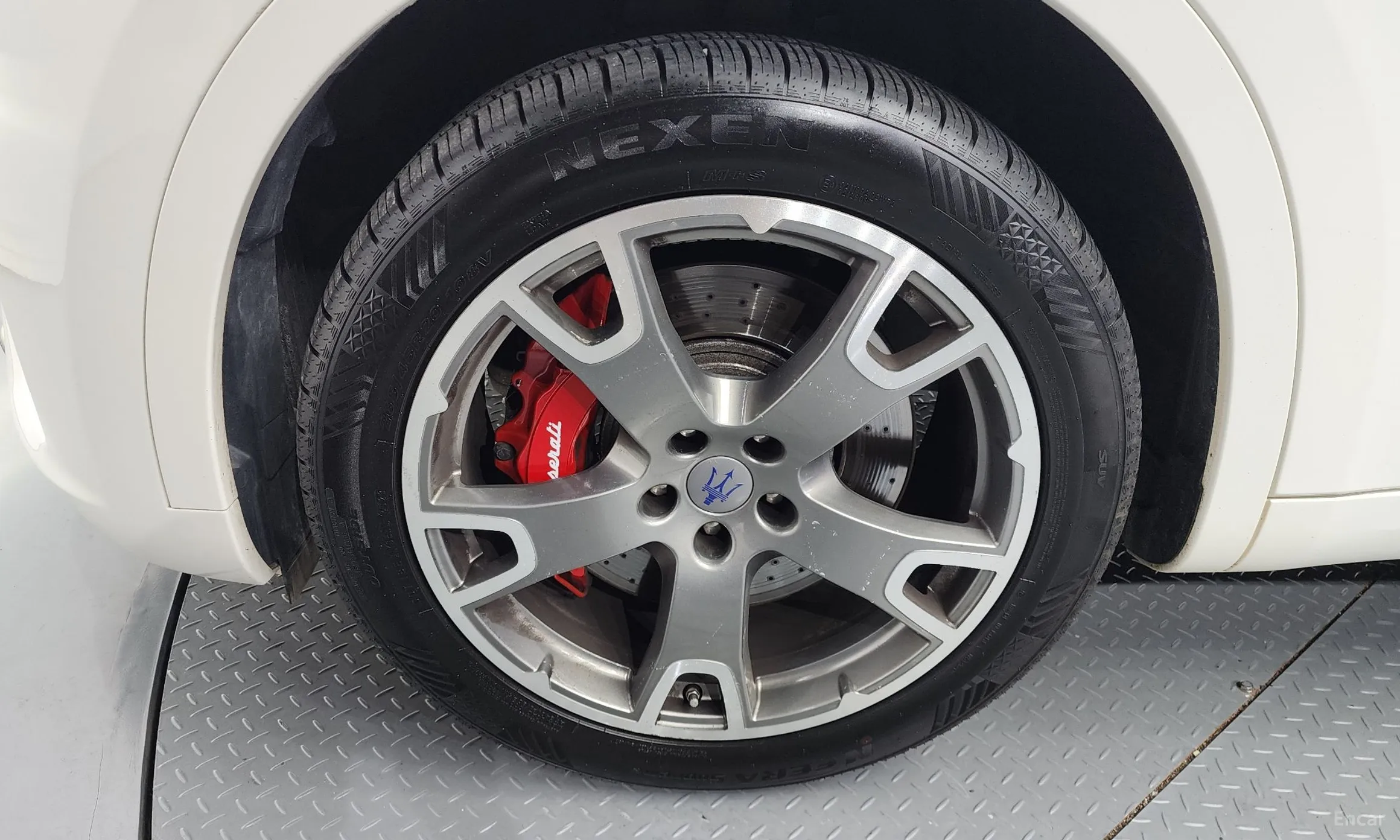 Maserati Levante превью 5
