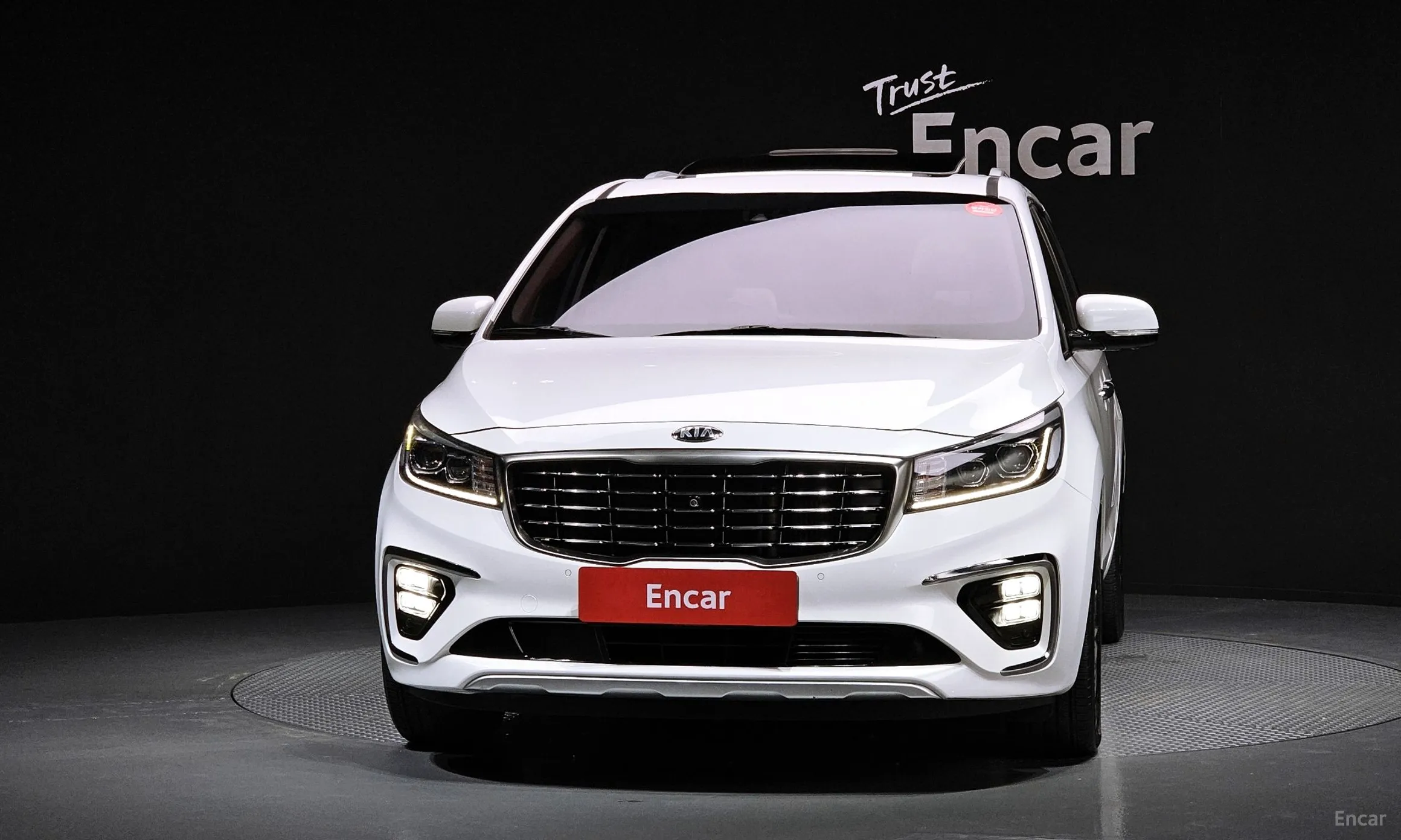 Kia Carnival превью 2