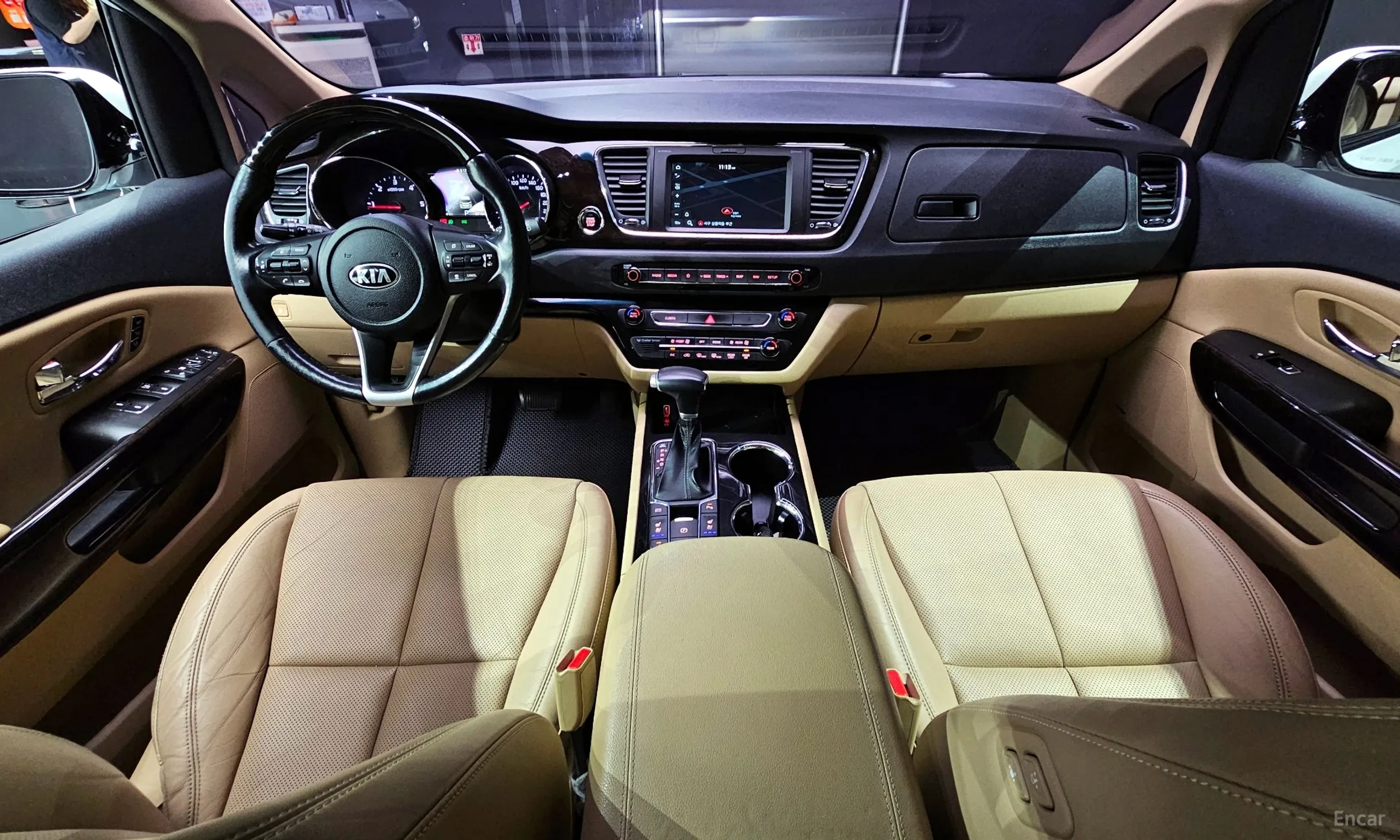 Kia Carnival превью 4