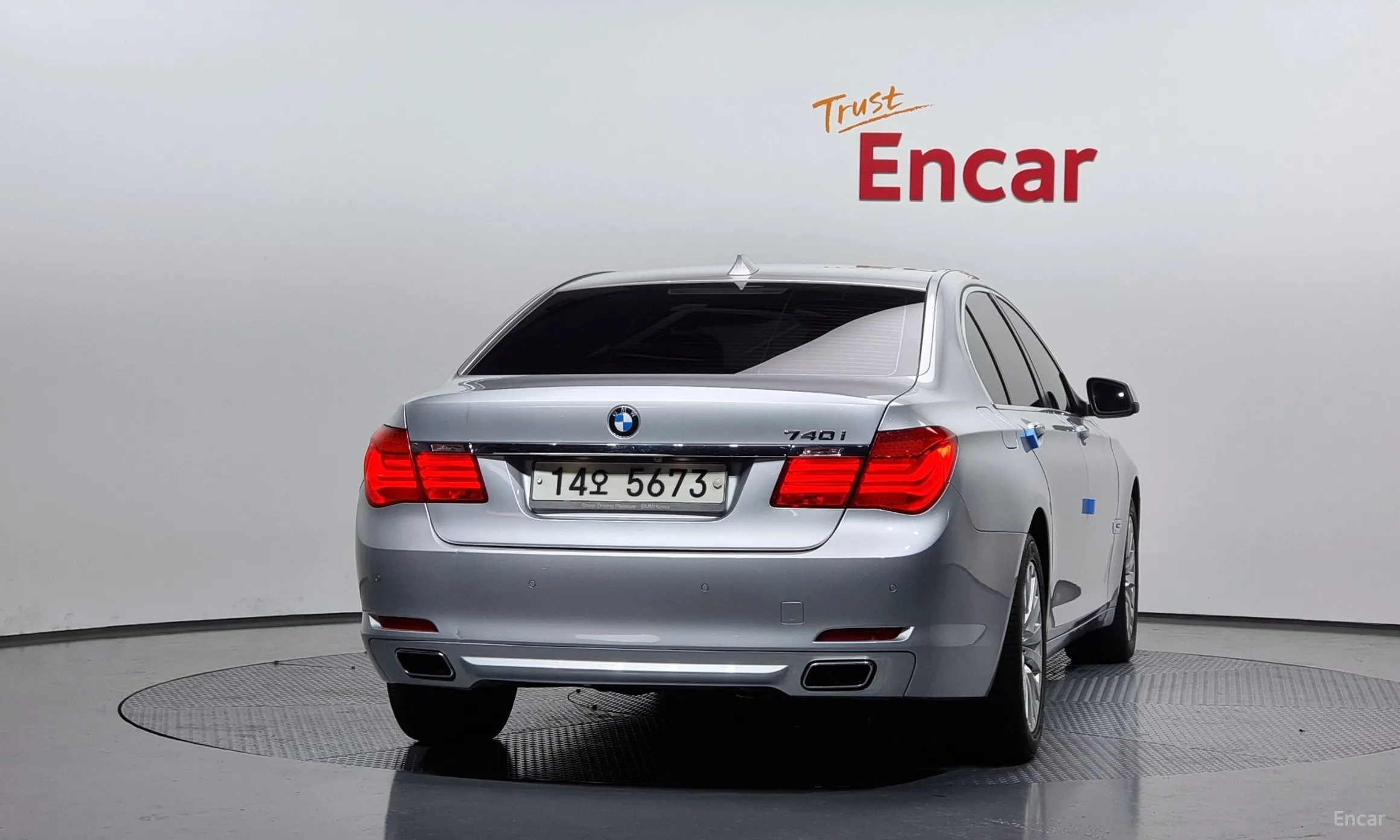 BMW 7 Series (F01) превью 3