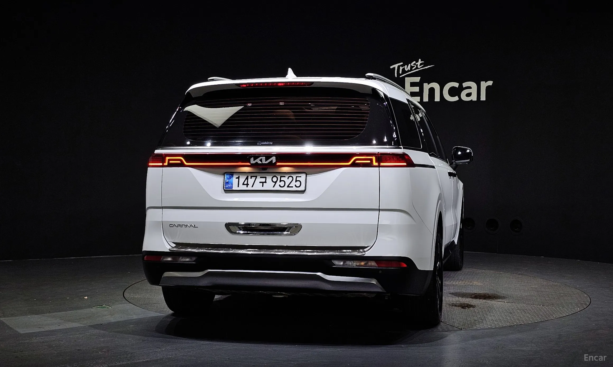 Kia Carnival Gen 4 превью 3