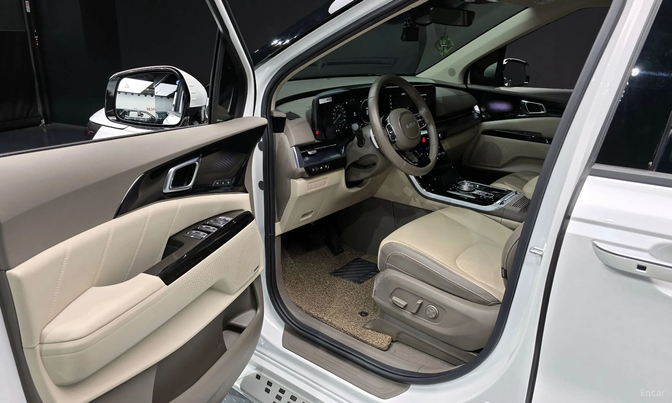 Kia Carnival Gen 4 превью 10