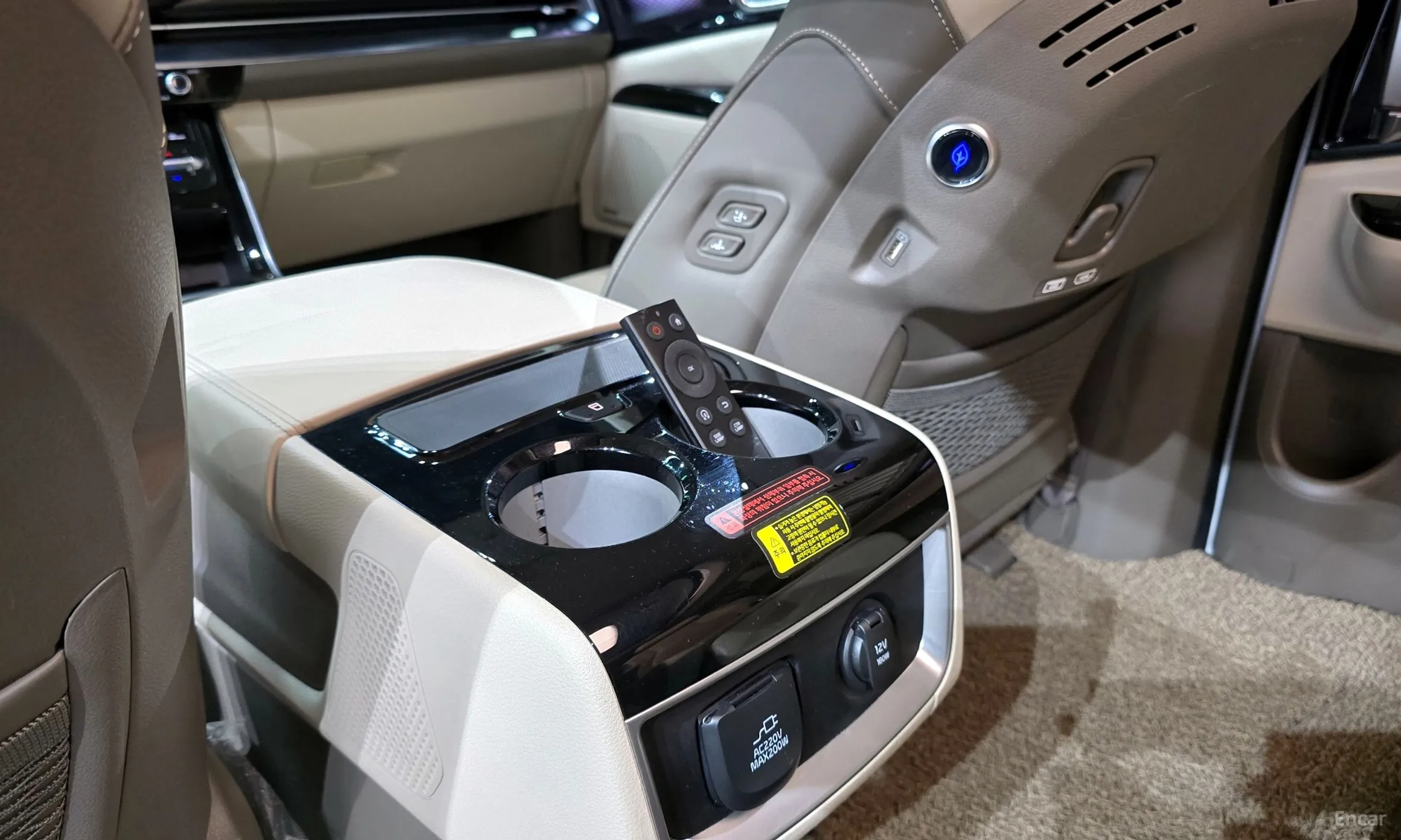 Kia Carnival Gen 4 превью 18