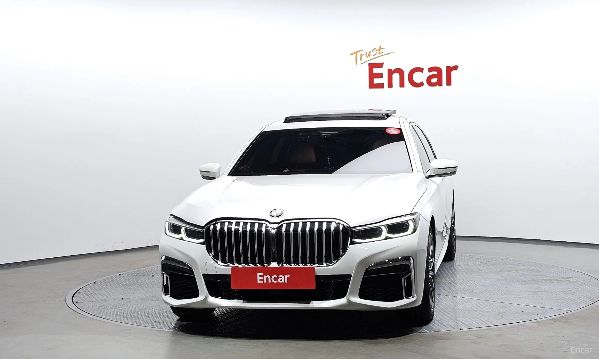 BMW 7 Series (G11) превью 2