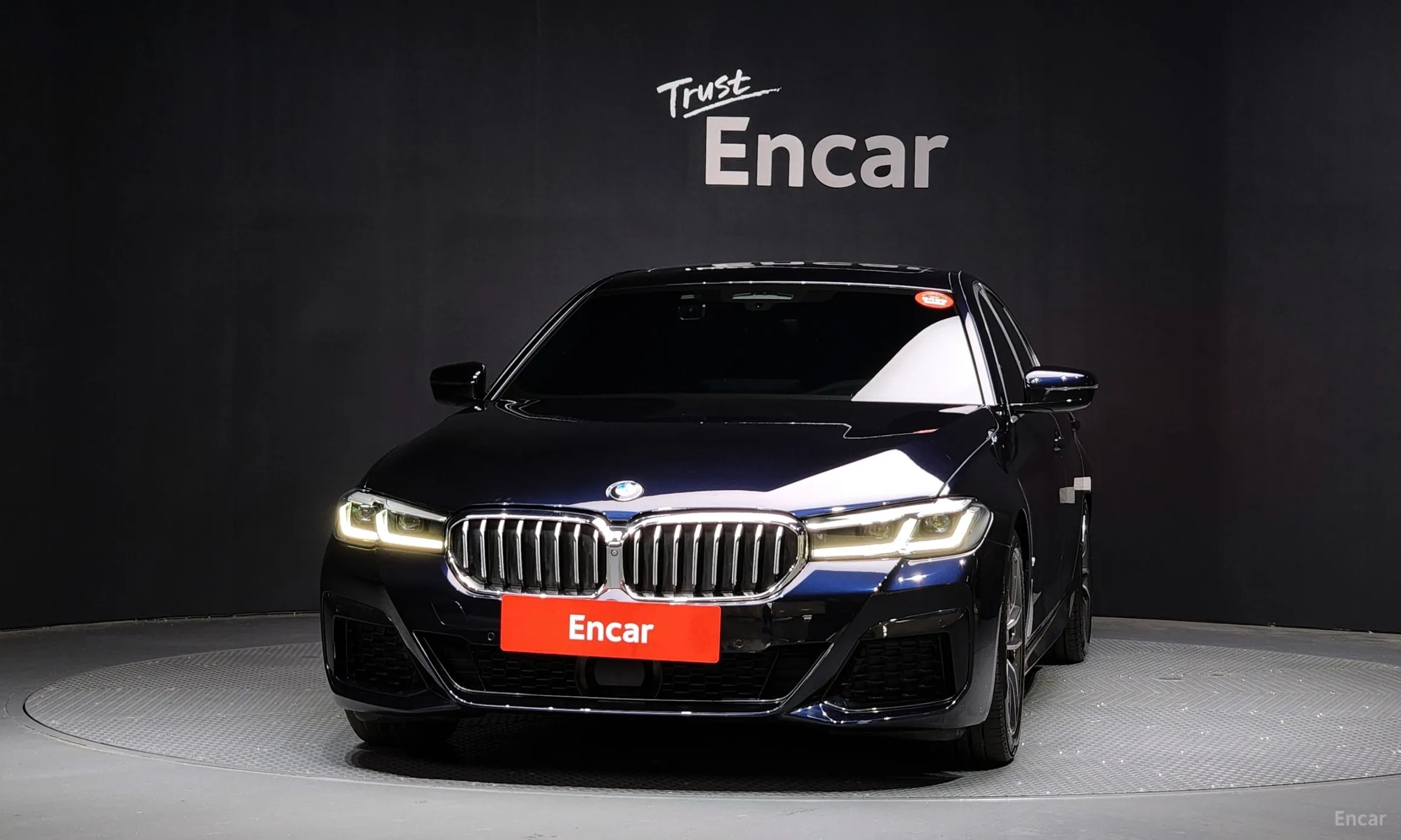 BMW 5 Series (G30) превью 2