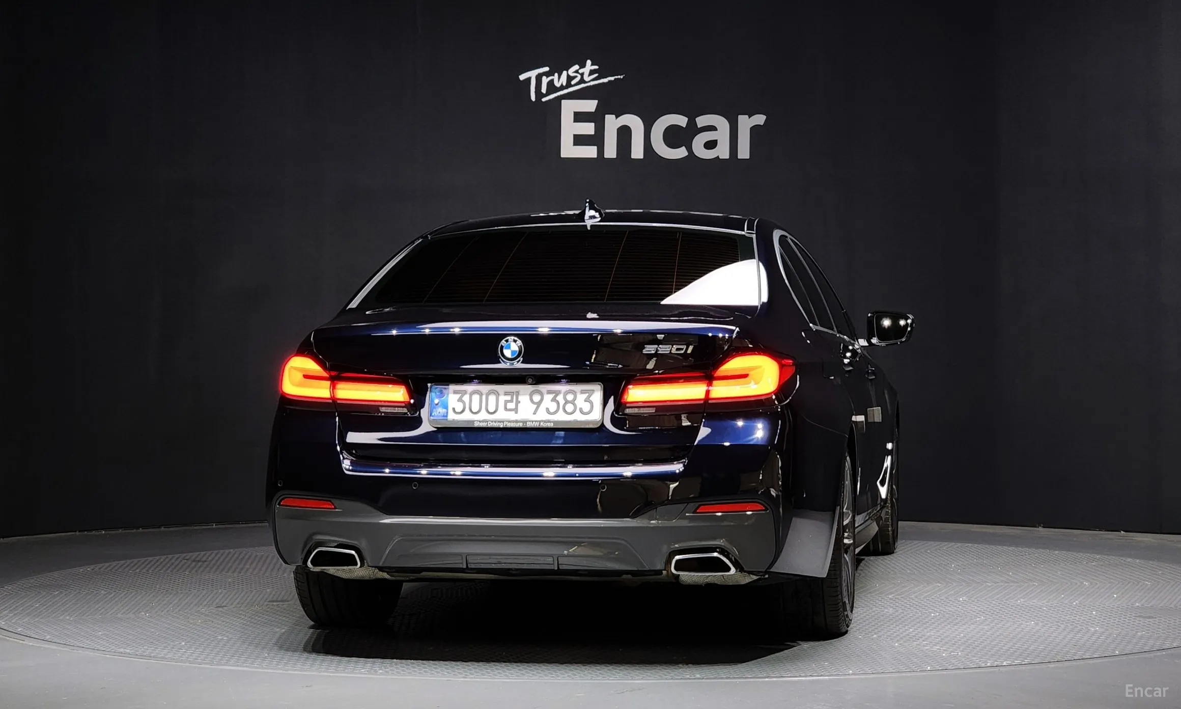 BMW 5 Series (G30) превью 3
