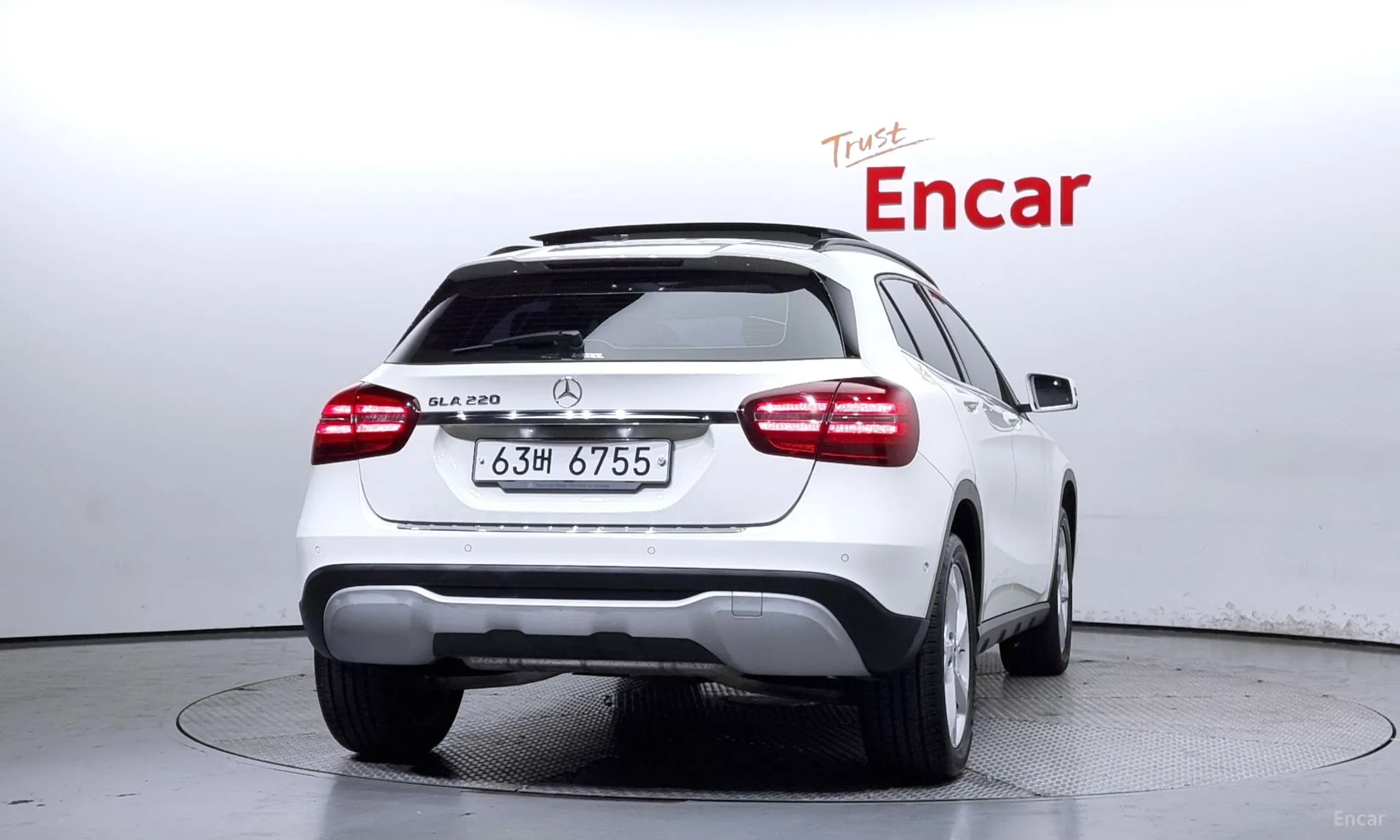 Mercedes Benz GLA-Class X156 превью 3